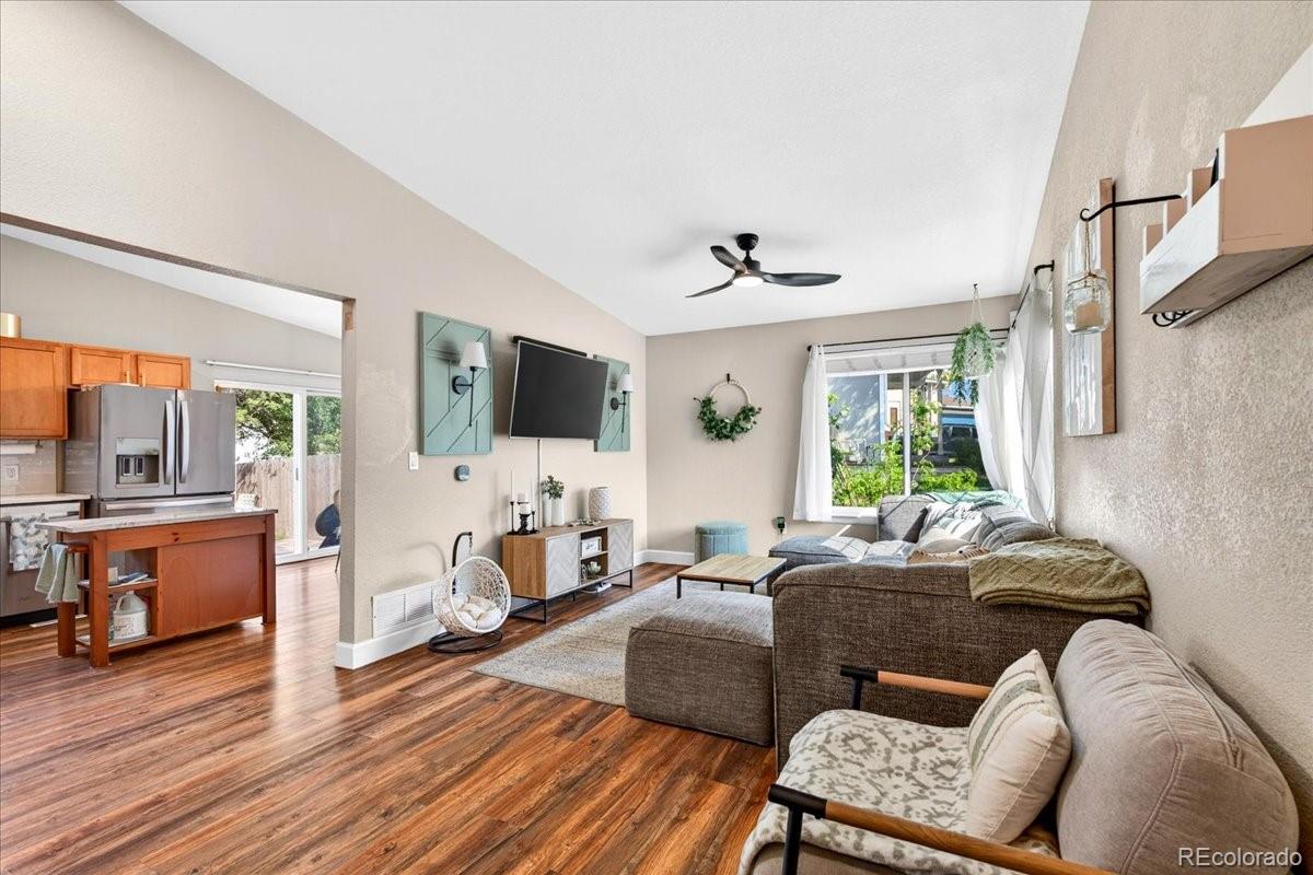 MLS Image #3 for 4366 s dearborn court,aurora, Colorado
