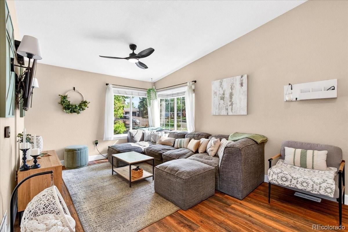 MLS Image #5 for 4366 s dearborn court,aurora, Colorado