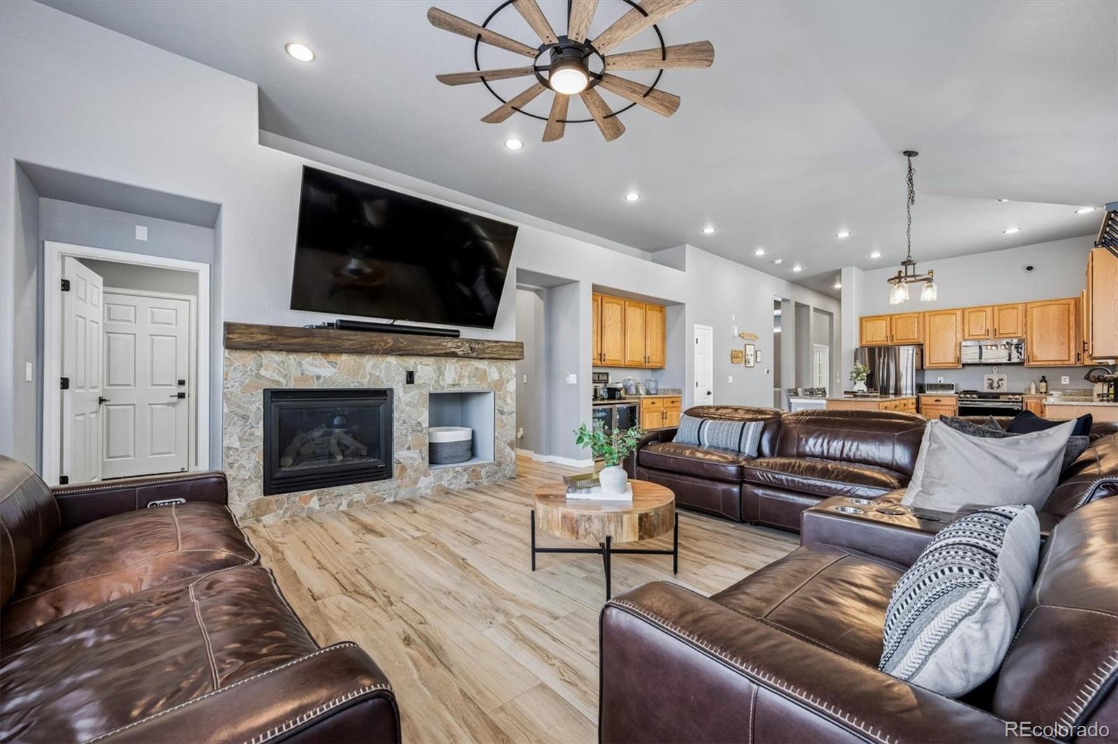 MLS Image #14 for 11096  newark street,commerce city, Colorado