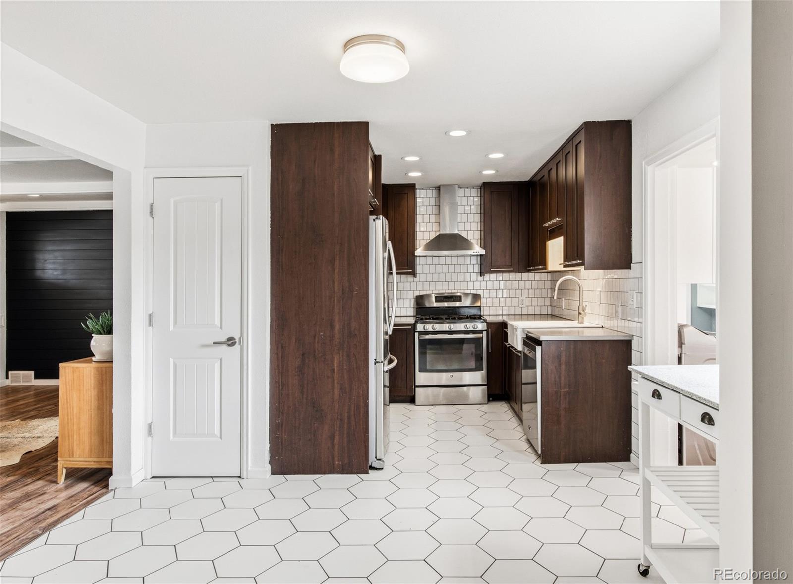 MLS Image #13 for 5140 s logan street,littleton, Colorado