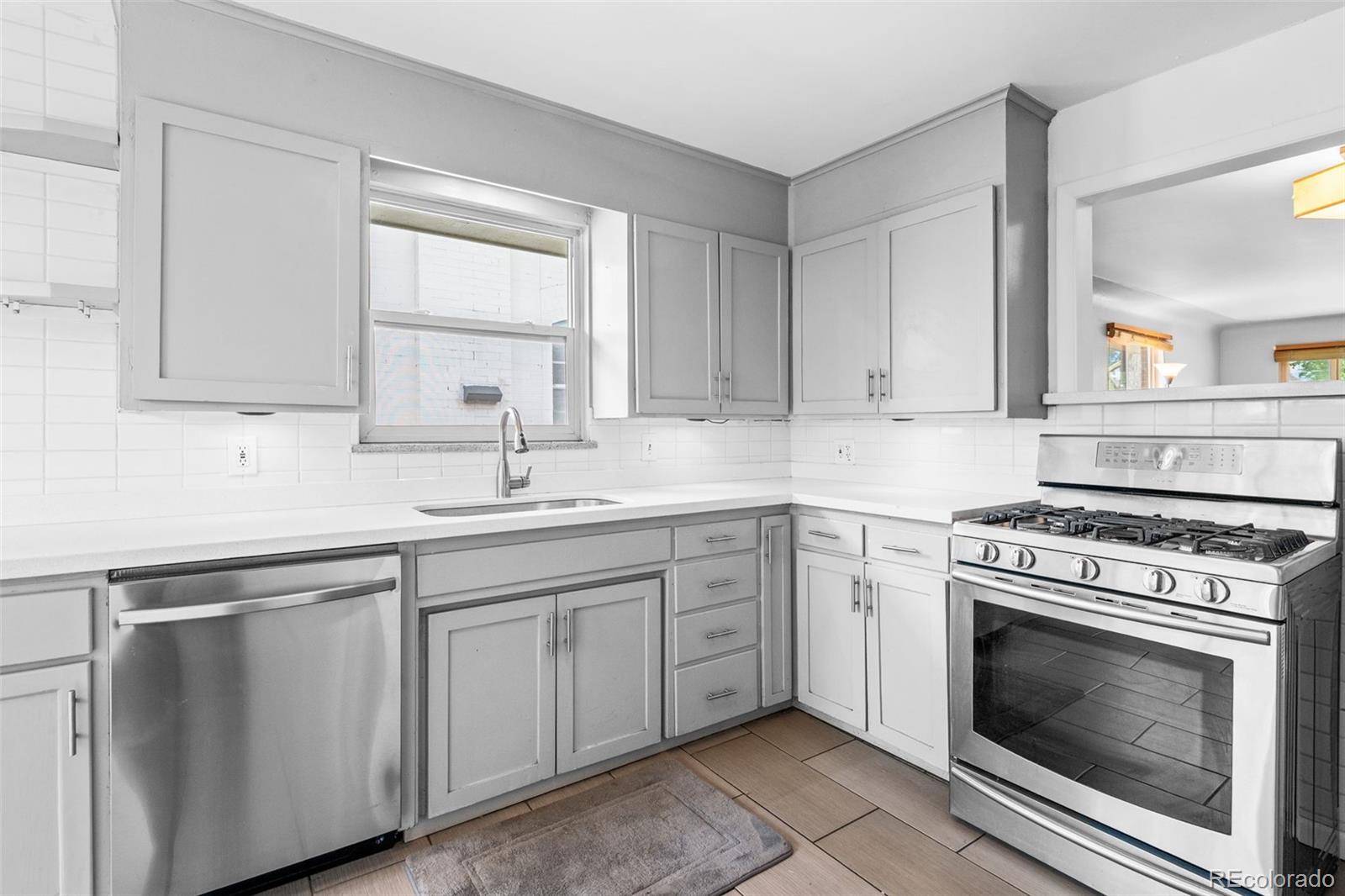 MLS Image #11 for 576 s grant street,denver, Colorado