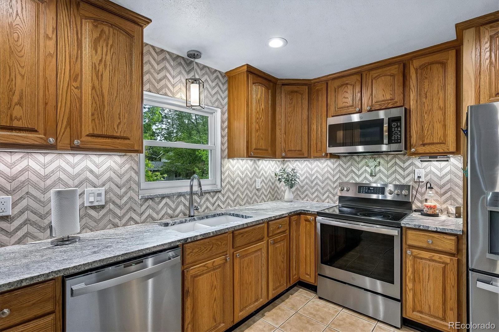 MLS Image #8 for 15671 e jefferson avenue,aurora, Colorado