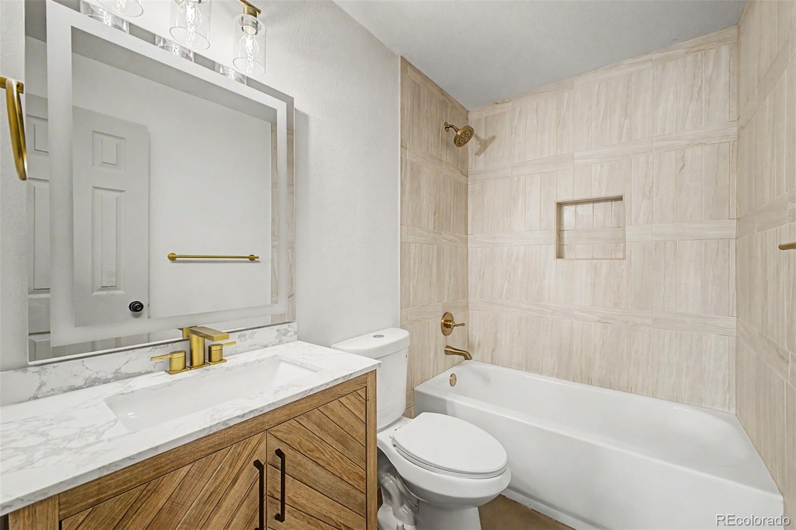 MLS Image #13 for 5011 s meade street,littleton, Colorado
