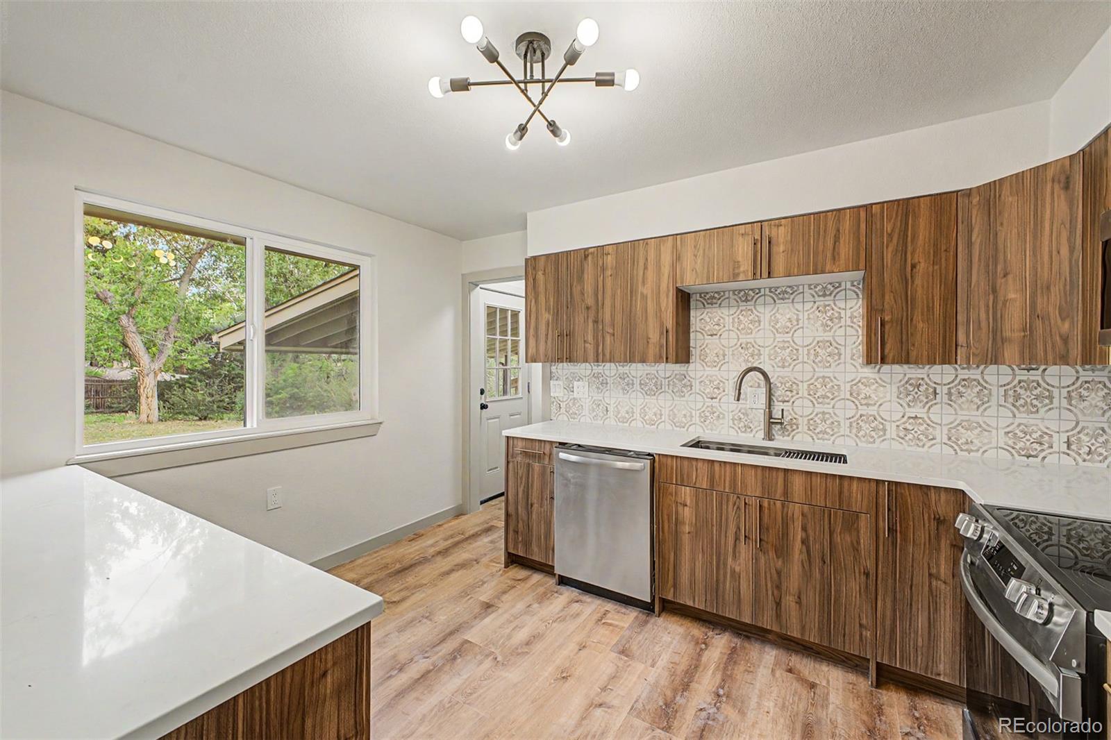 MLS Image #5 for 5011 s meade street,littleton, Colorado