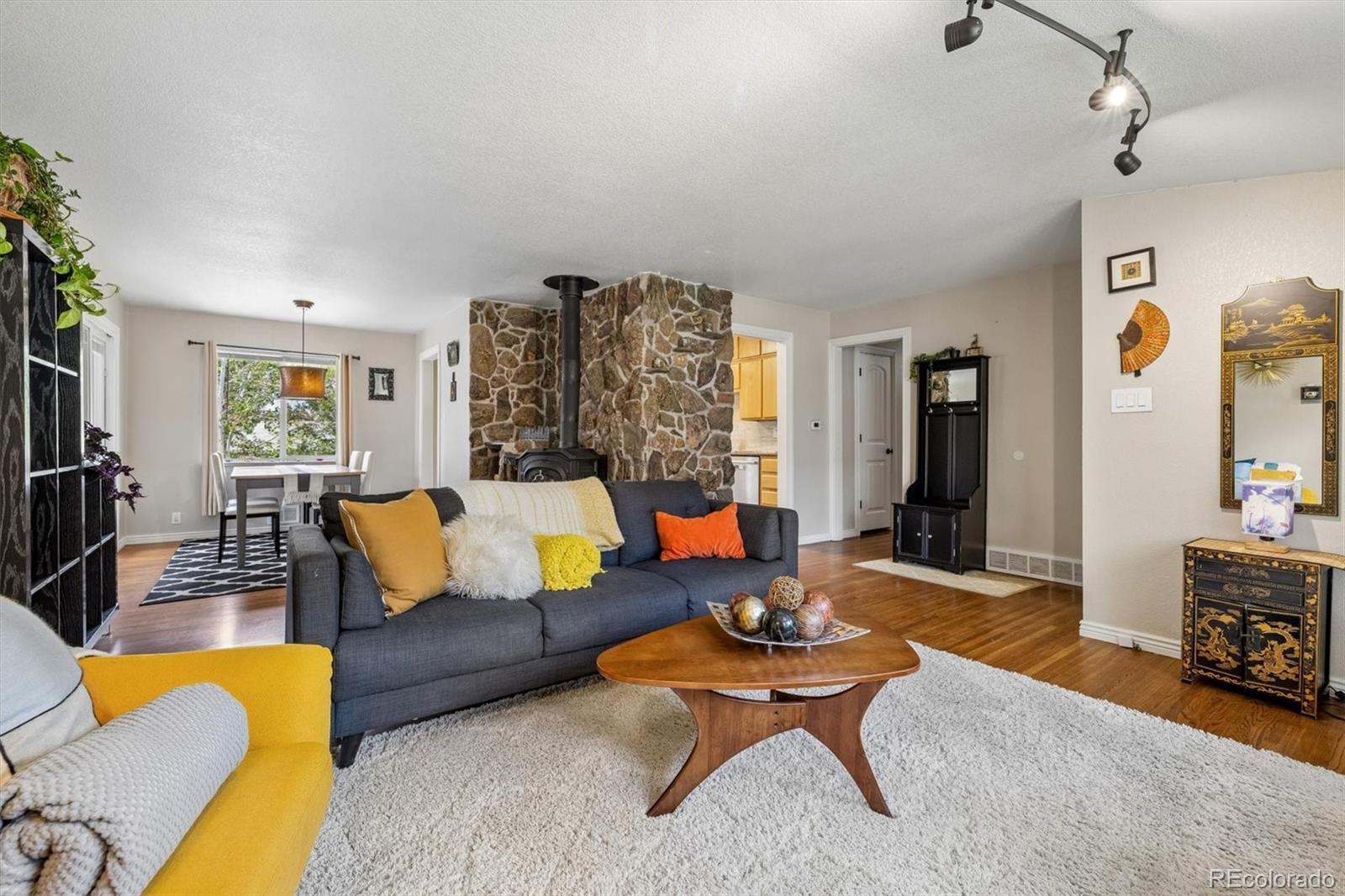 MLS Image #6 for 1843 s glencoe street,denver, Colorado