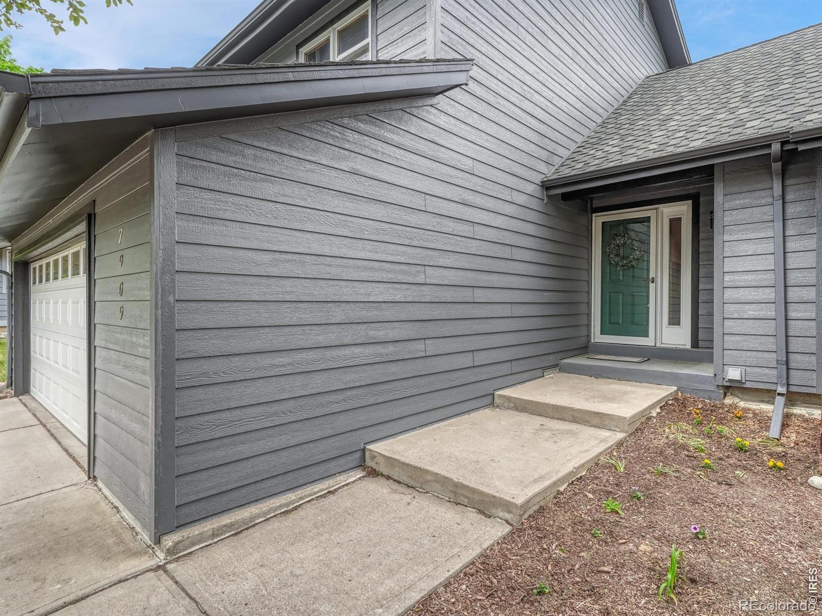 MLS Image #2 for 7909 s poplar way,centennial, Colorado