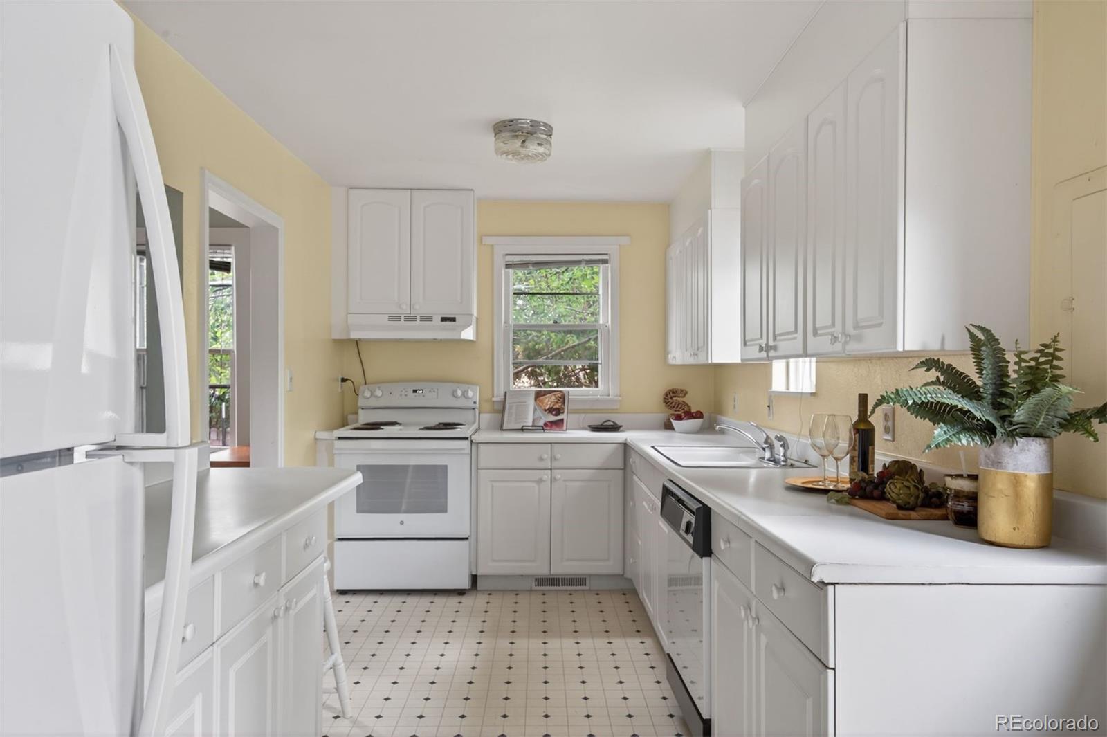 MLS Image #11 for 2220  east street,golden, Colorado