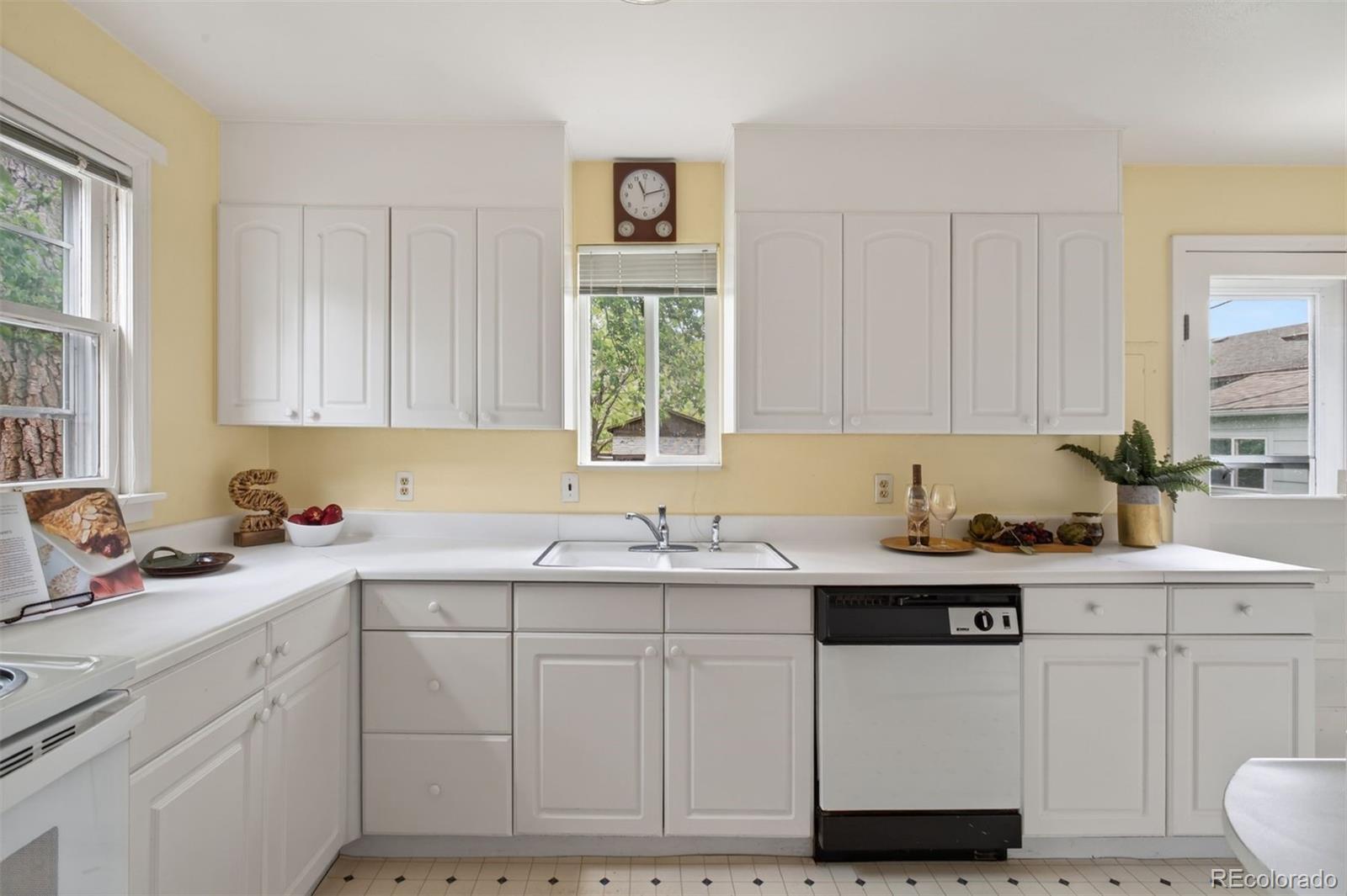 MLS Image #13 for 2220  east street,golden, Colorado