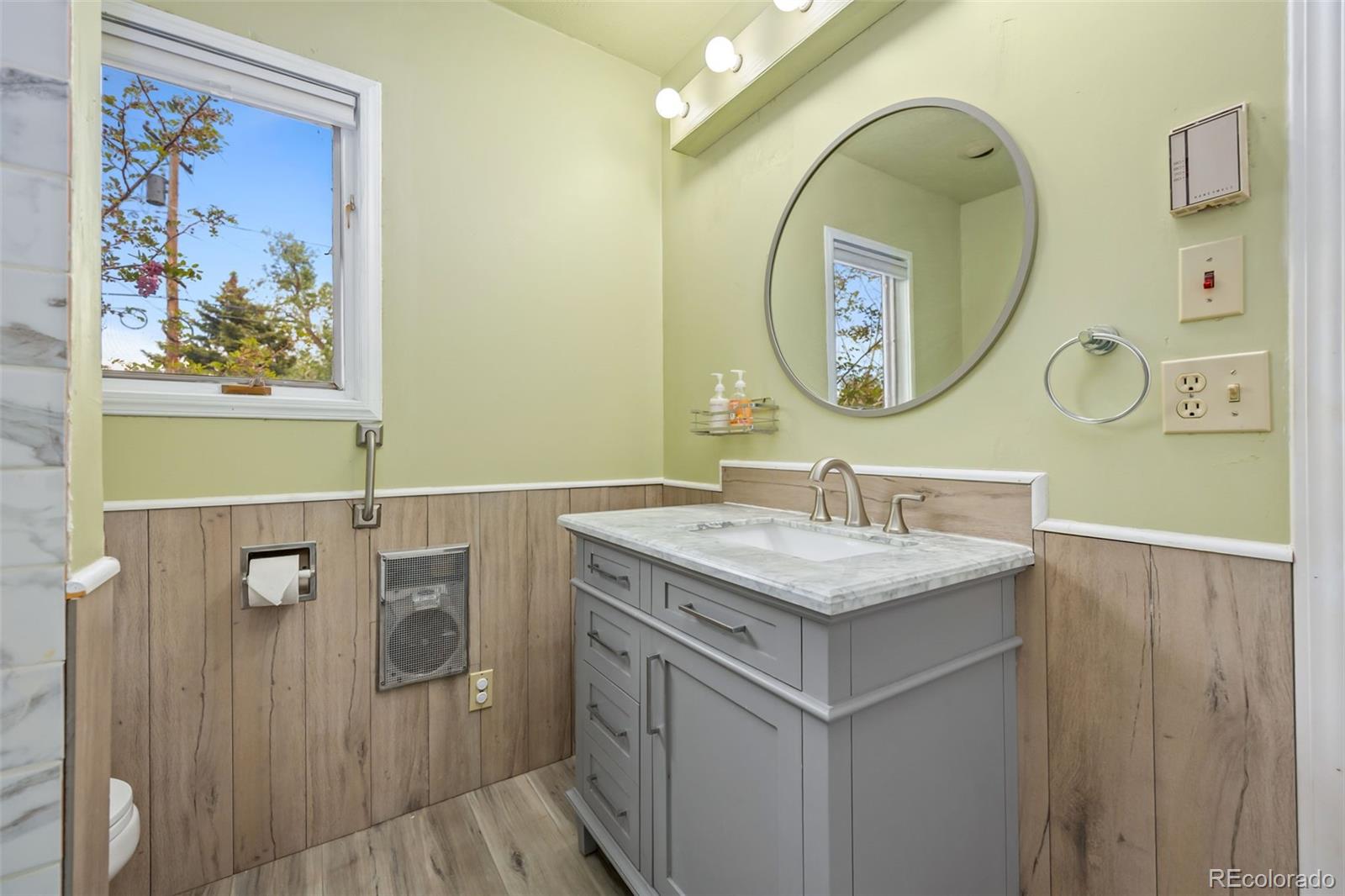 MLS Image #16 for 6408 s louthan street,littleton, Colorado