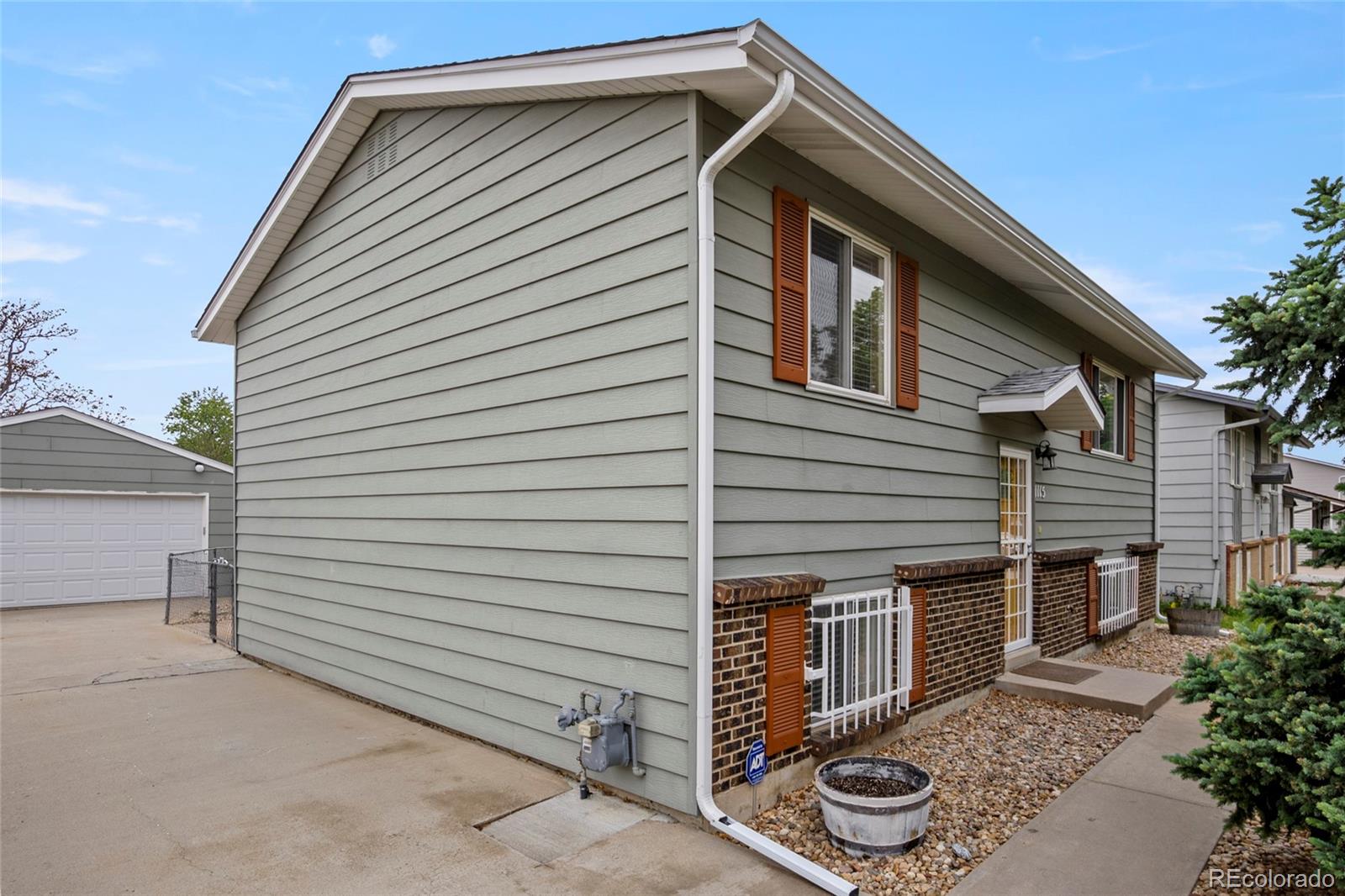 MLS Image #2 for 1115  ouray street,aurora, Colorado