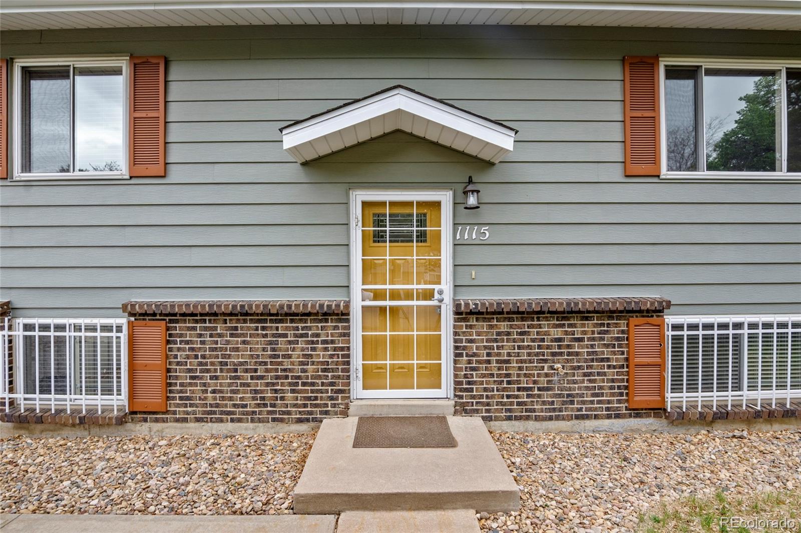 MLS Image #3 for 1115  ouray street,aurora, Colorado
