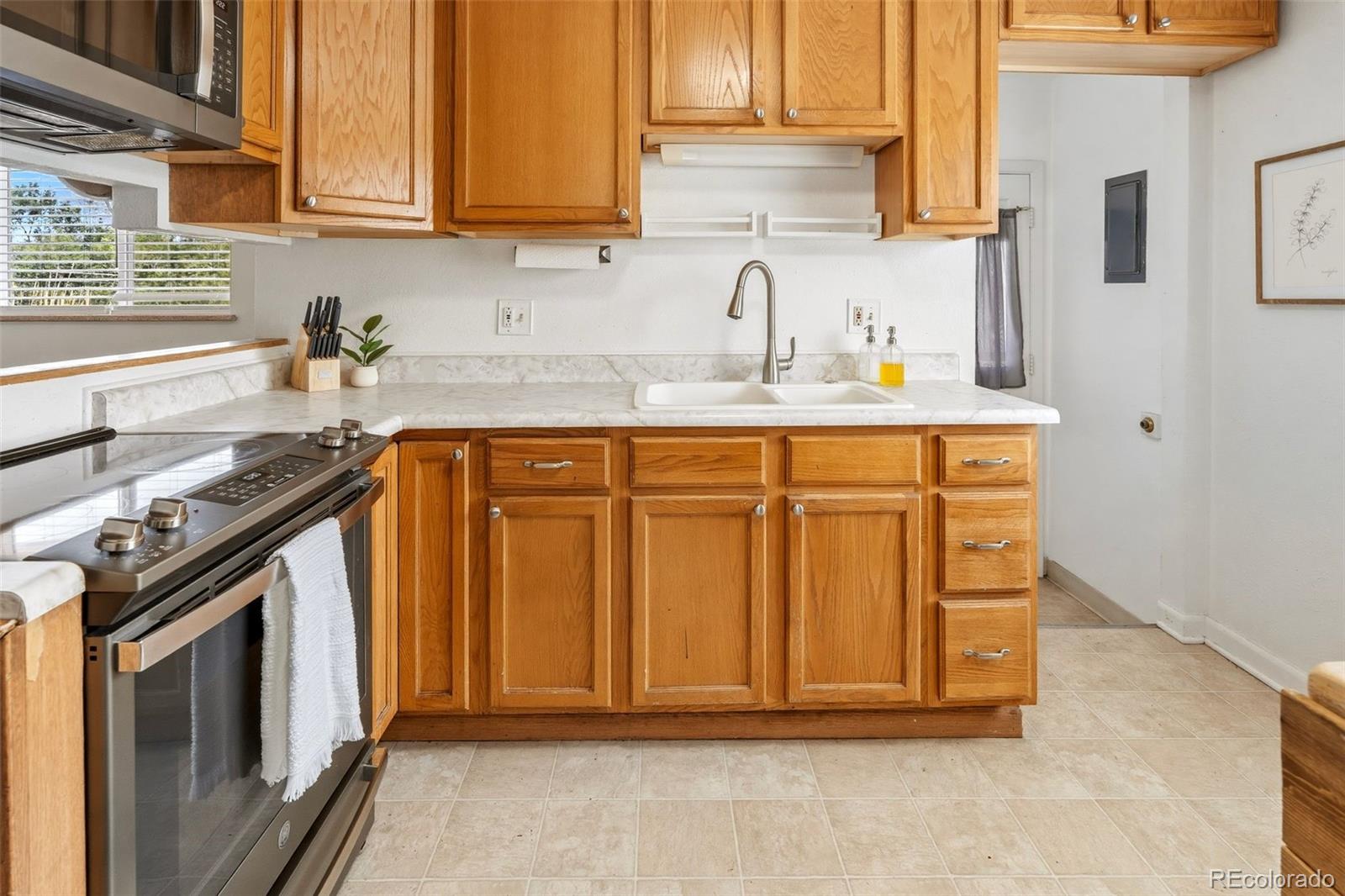 MLS Image #6 for 6978  kidder drive,denver, Colorado