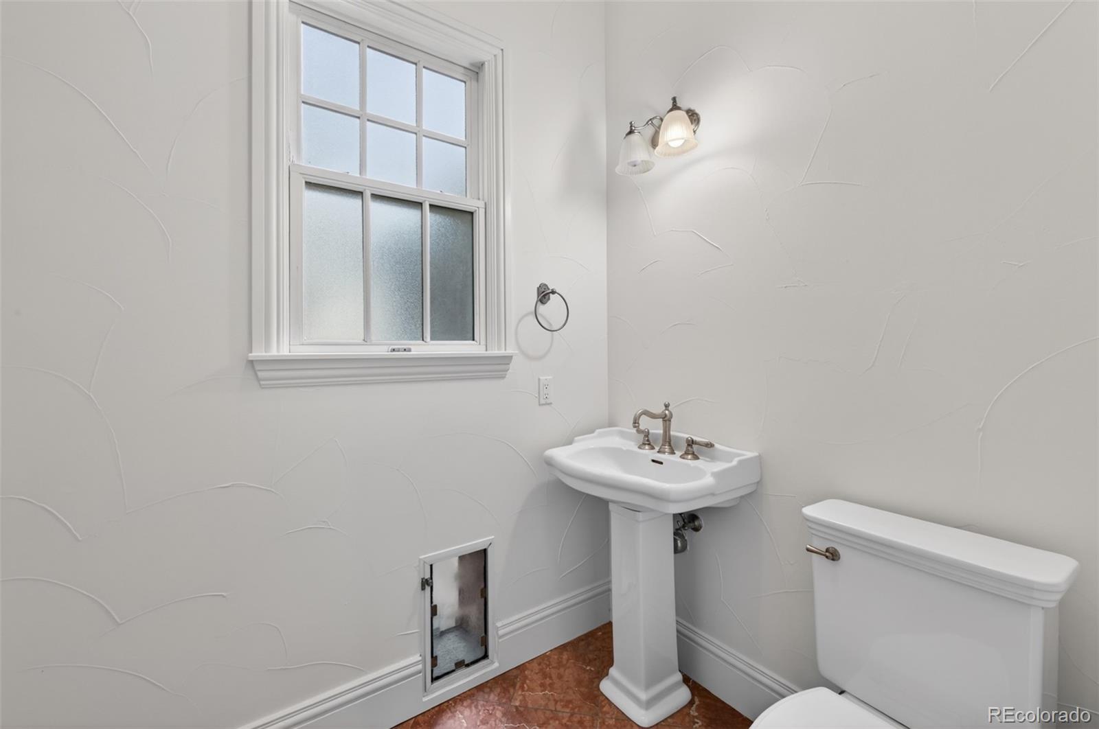 MLS Image #23 for 7600 e 6th avenue,denver, Colorado
