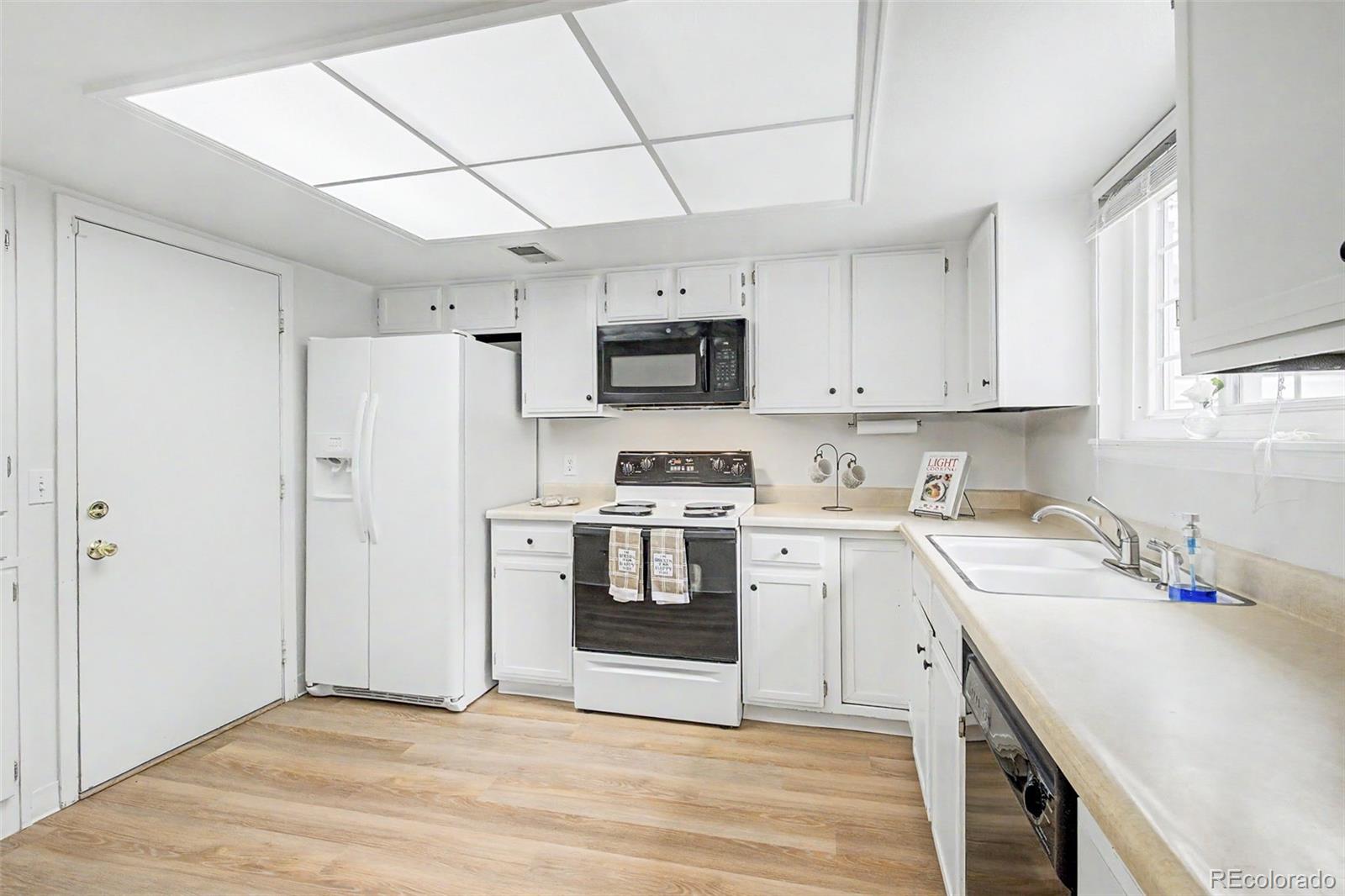 MLS Image #14 for 14233 e marina drive,aurora, Colorado