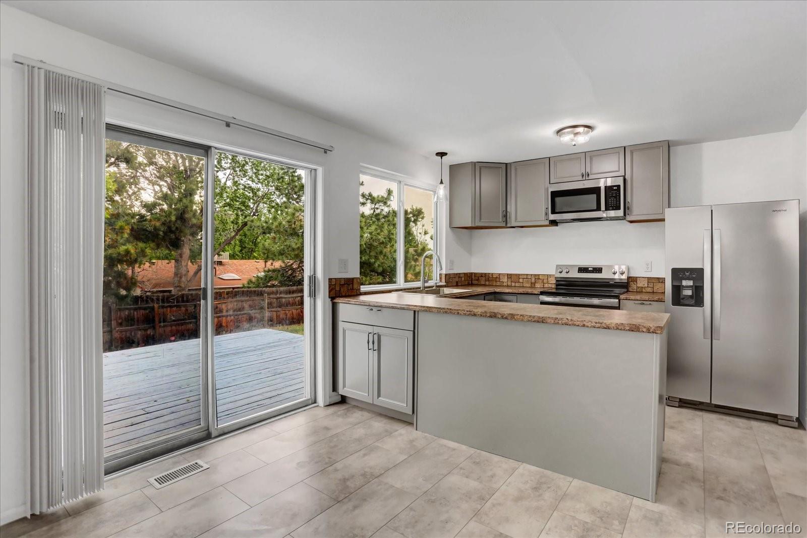MLS Image #6 for 2832 s mobile street,aurora, Colorado