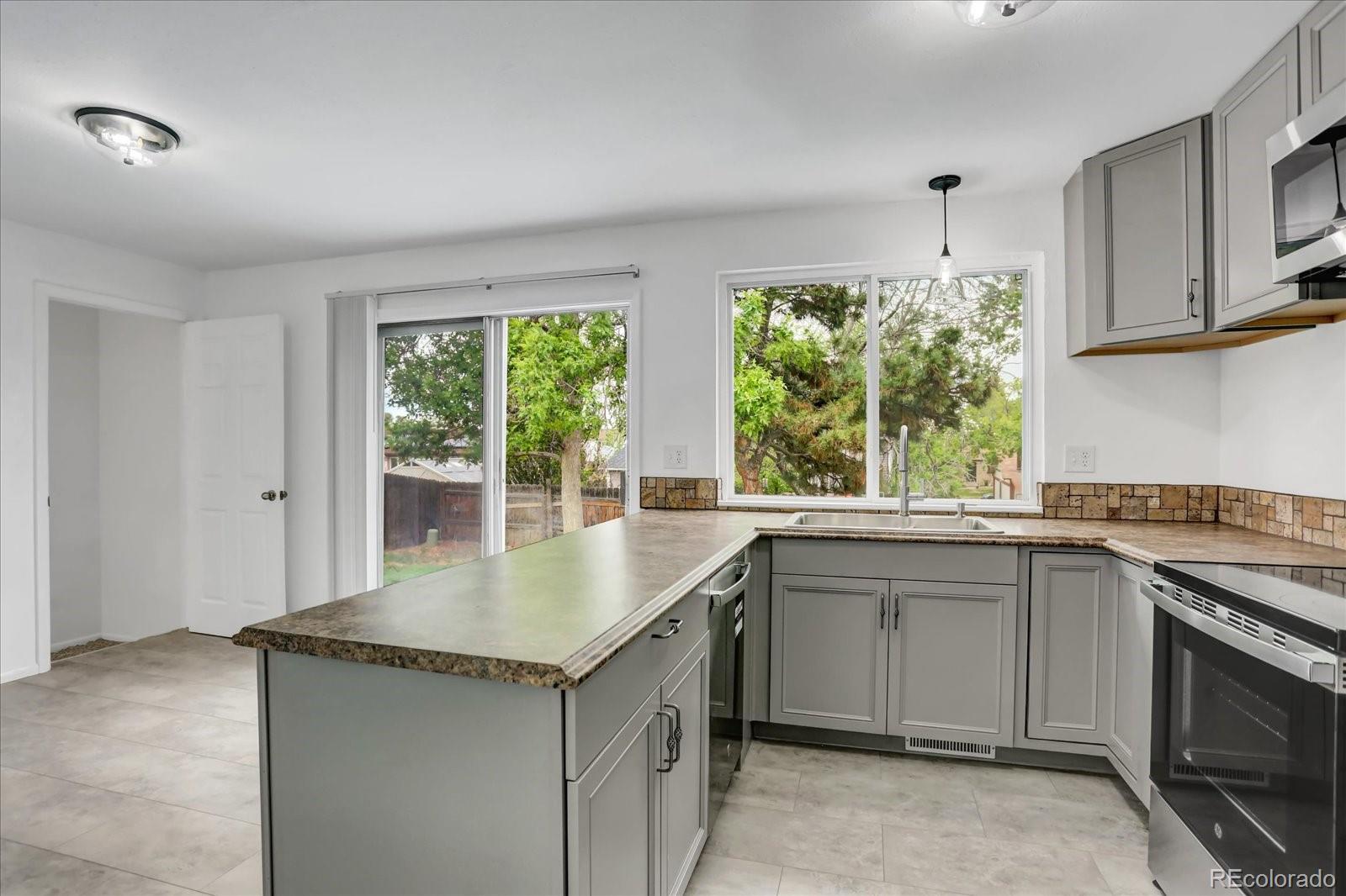 MLS Image #7 for 2832 s mobile street,aurora, Colorado