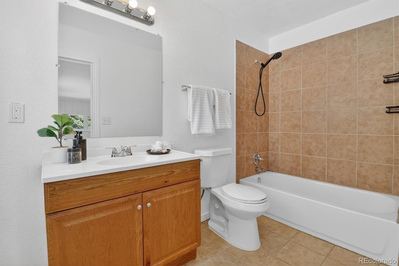 MLS Image #20 for 1908  geneva street,aurora, Colorado