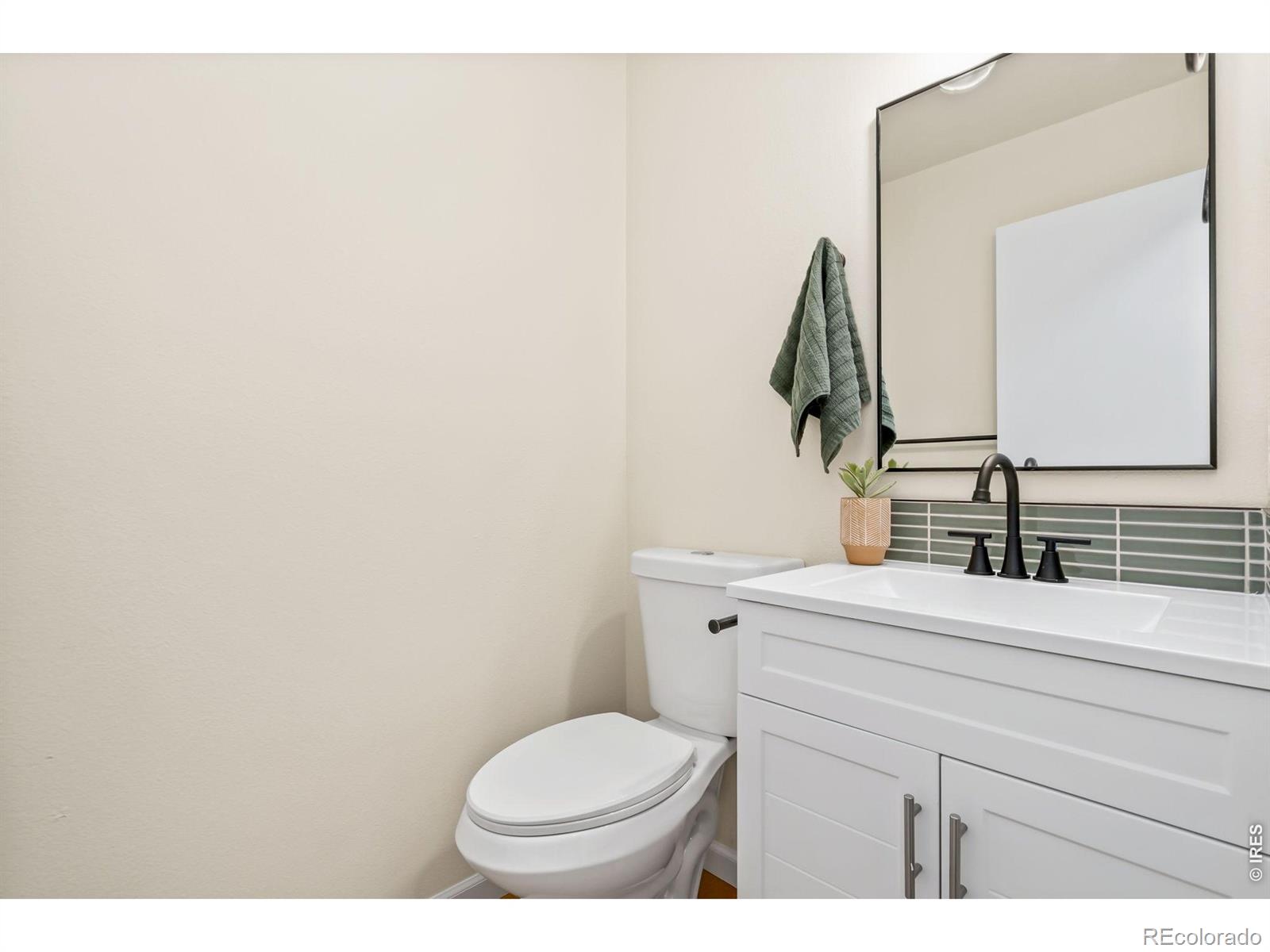 MLS Image #11 for 3304  collins avenue,evans, Colorado