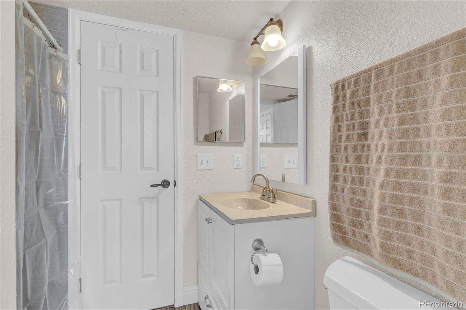 MLS Image #17 for 3750 s genoa circle,aurora, Colorado