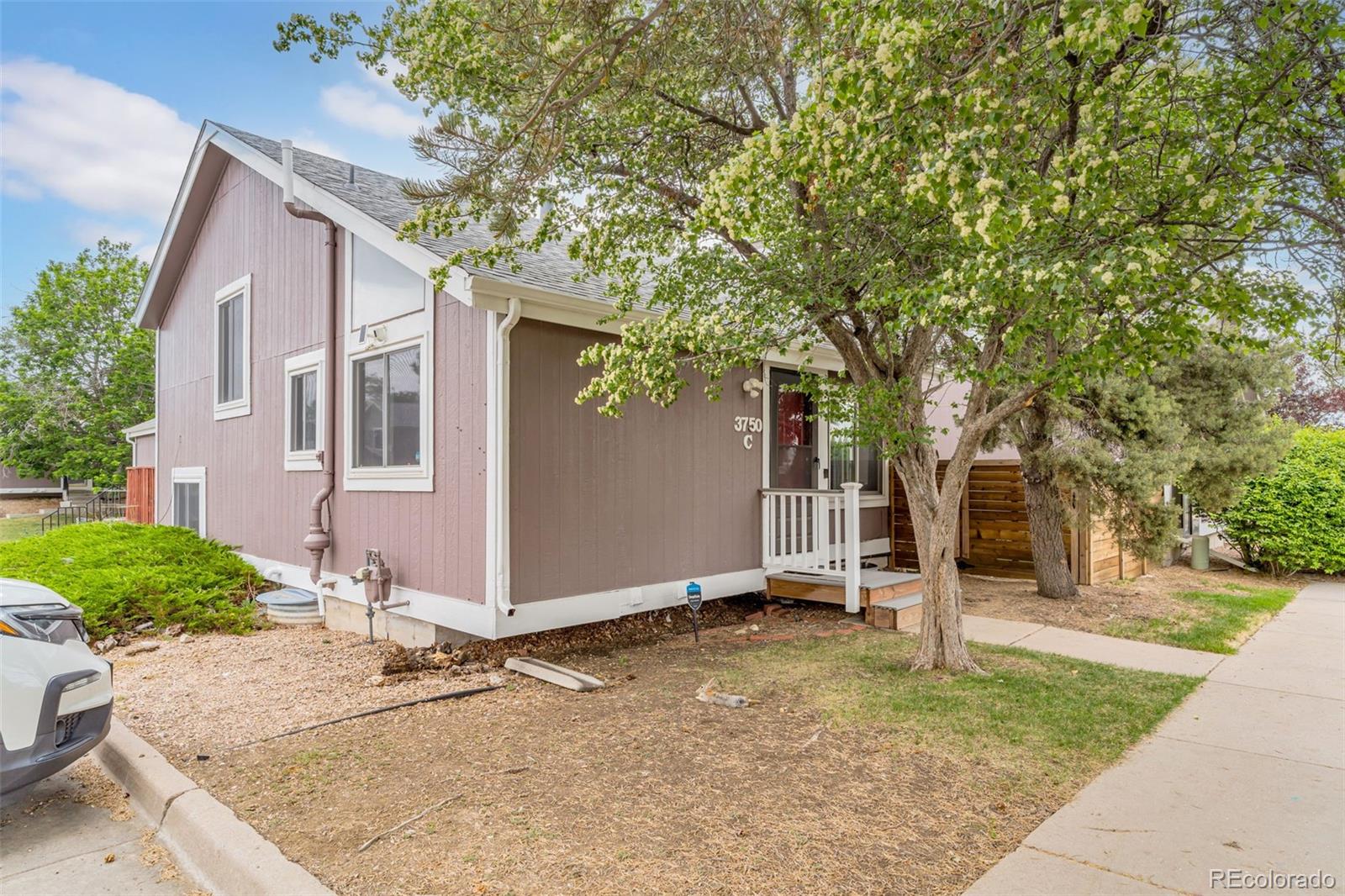 MLS Image #2 for 3750 s genoa circle,aurora, Colorado