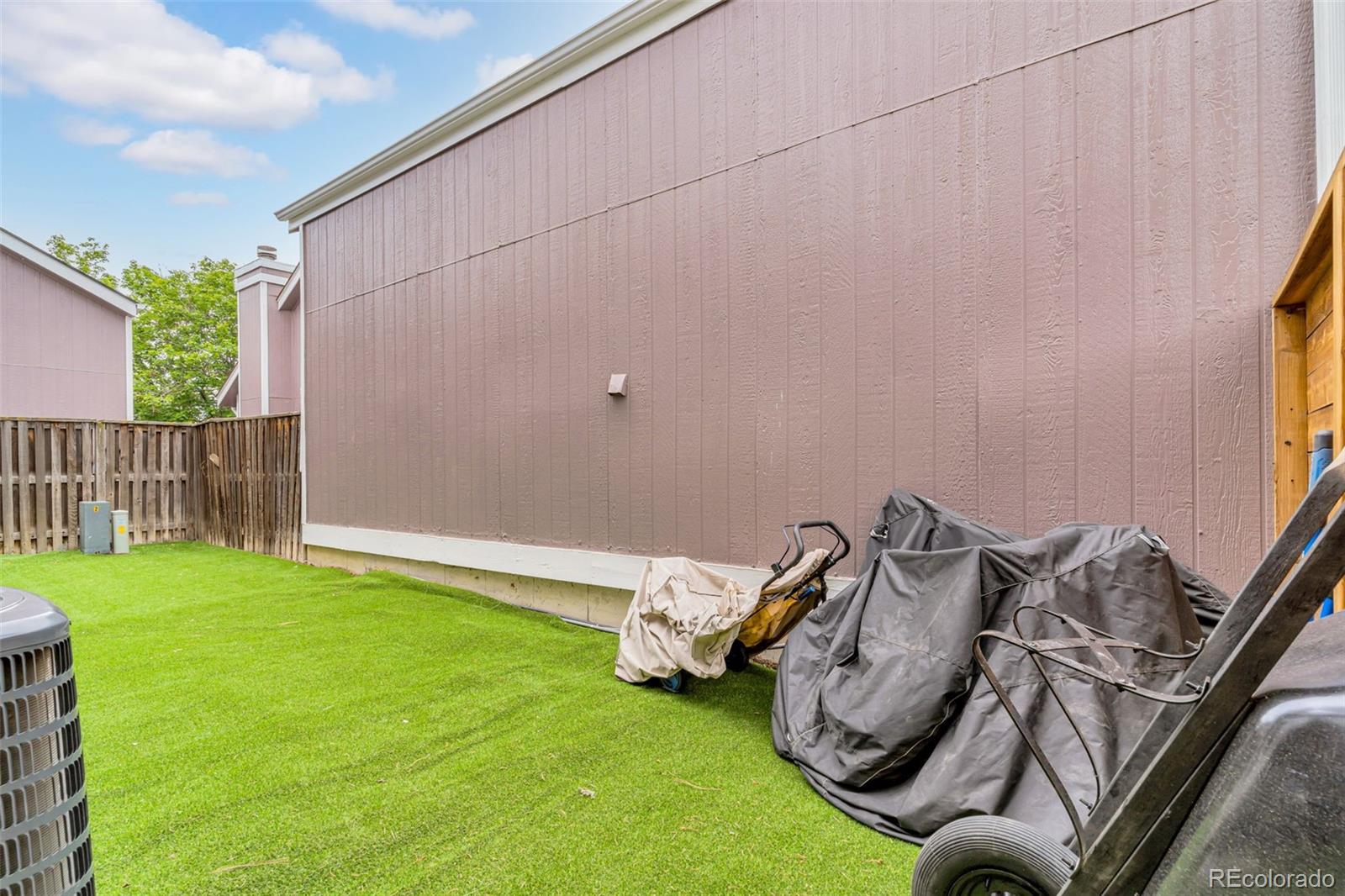 MLS Image #5 for 3750 s genoa circle,aurora, Colorado