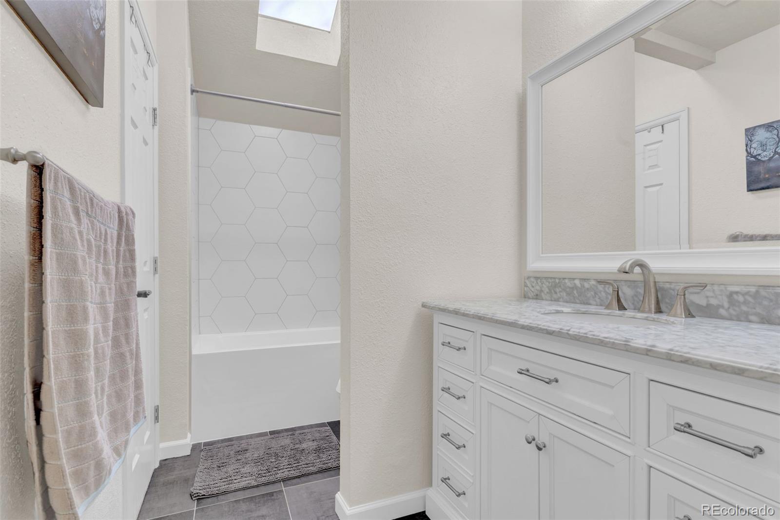 MLS Image #9 for 3750 s genoa circle,aurora, Colorado