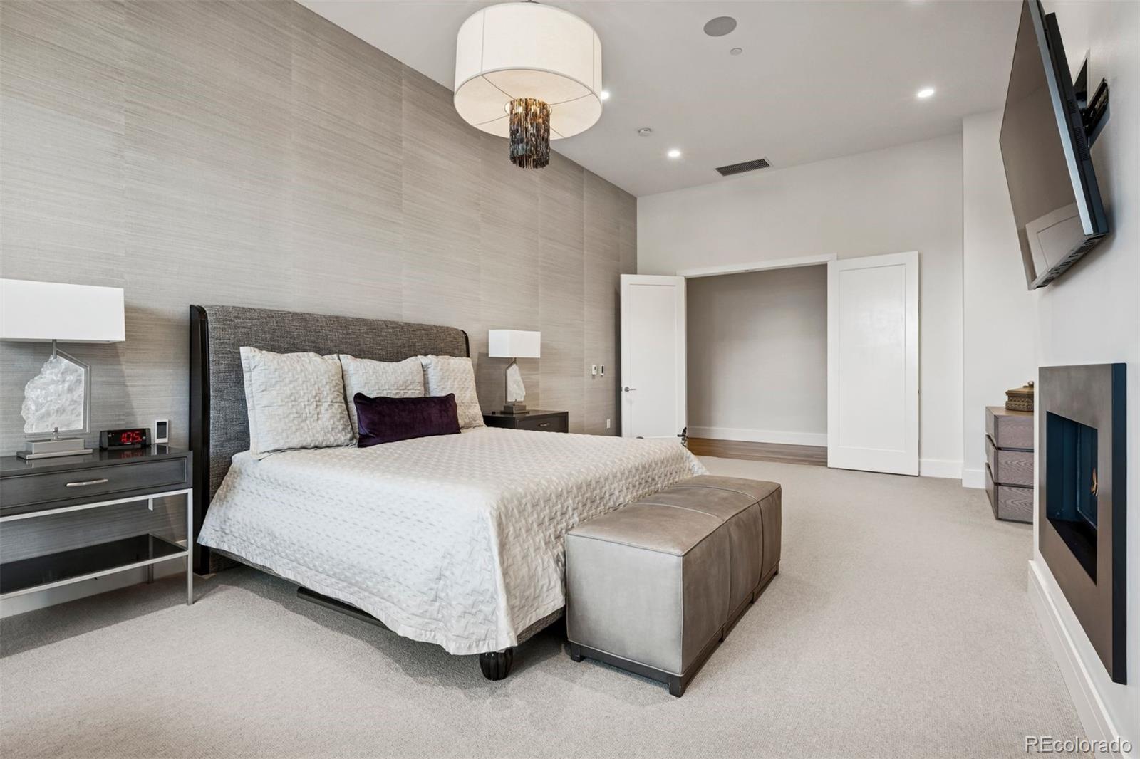 MLS Image #17 for 250  columbine street,denver, Colorado