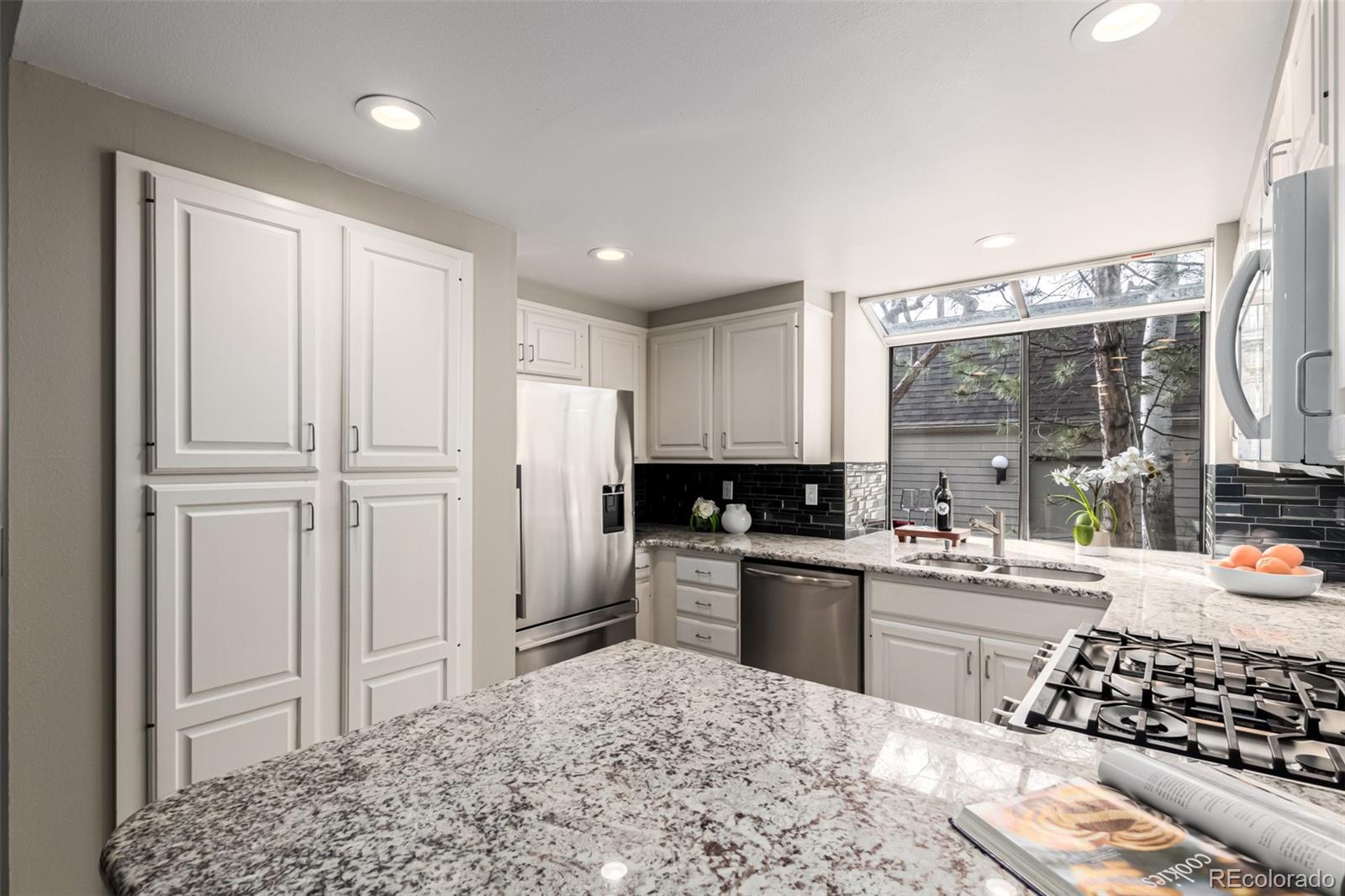 MLS Image #20 for 345  harrison street ,denver, Colorado
