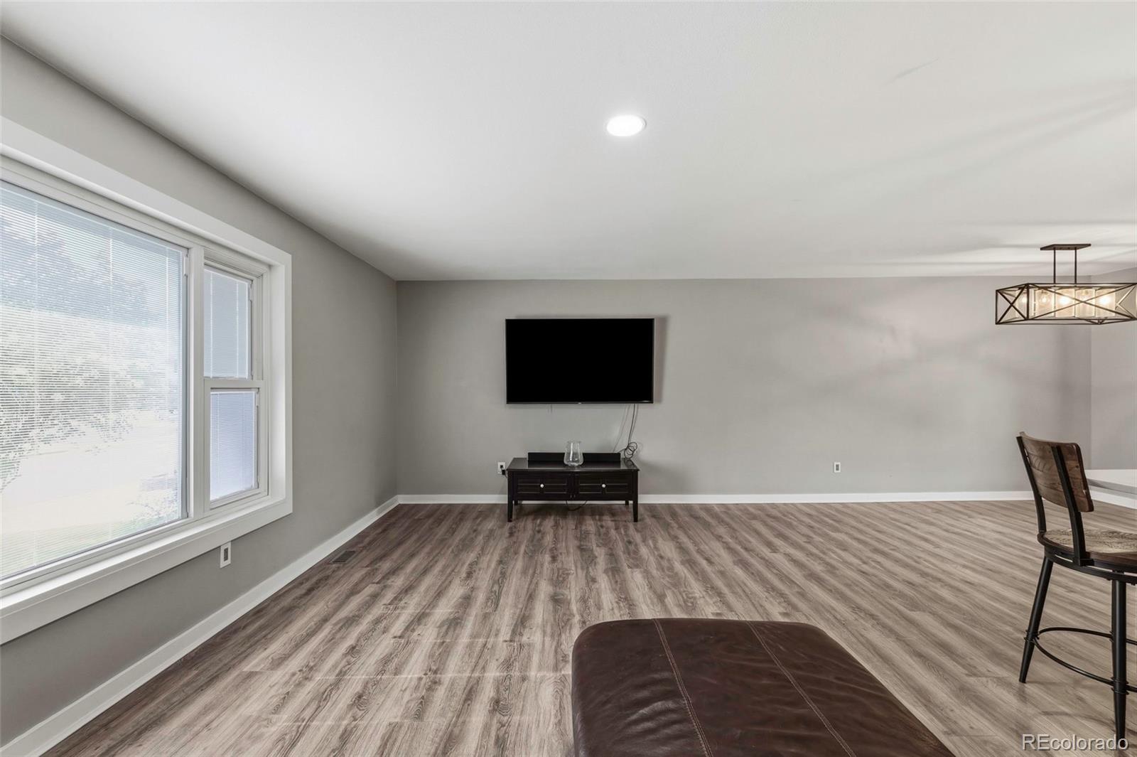 MLS Image #4 for 550 s estes street,lakewood, Colorado