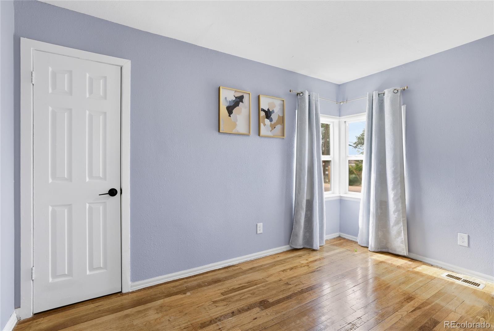 MLS Image #13 for 4790  saint paul street,denver, Colorado