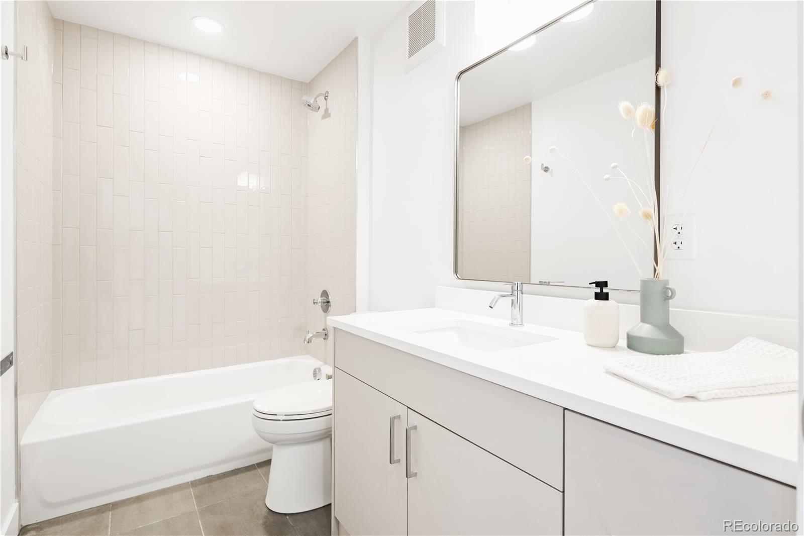 MLS Image #13 for 1223  newton street,denver, Colorado