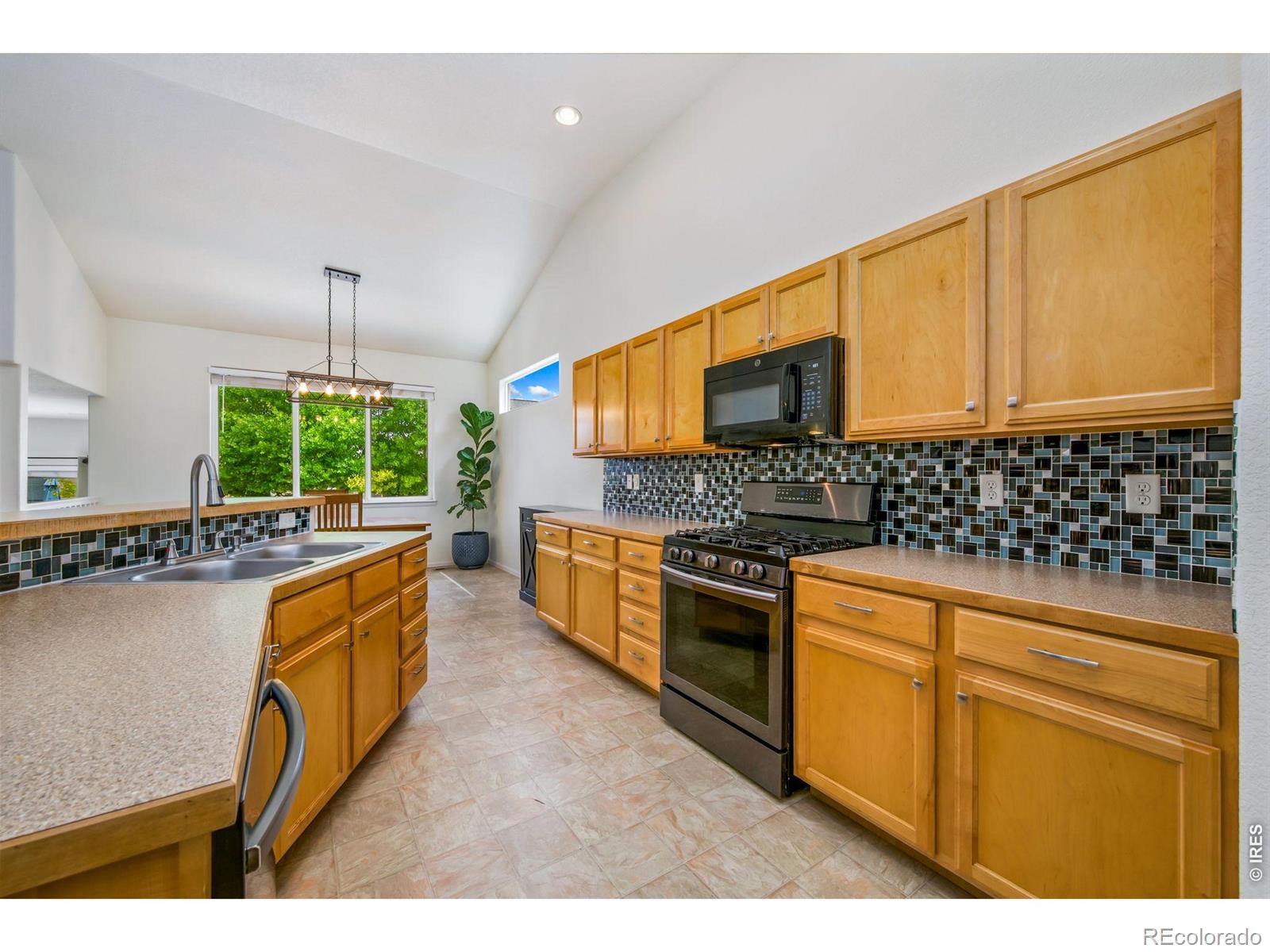 MLS Image #7 for 427  pioneer lane,johnstown, Colorado