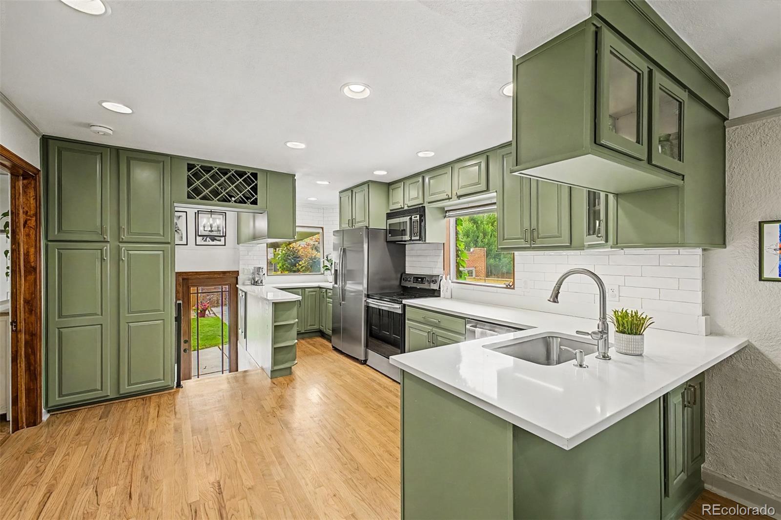 MLS Image #13 for 1630  clermont street,denver, Colorado