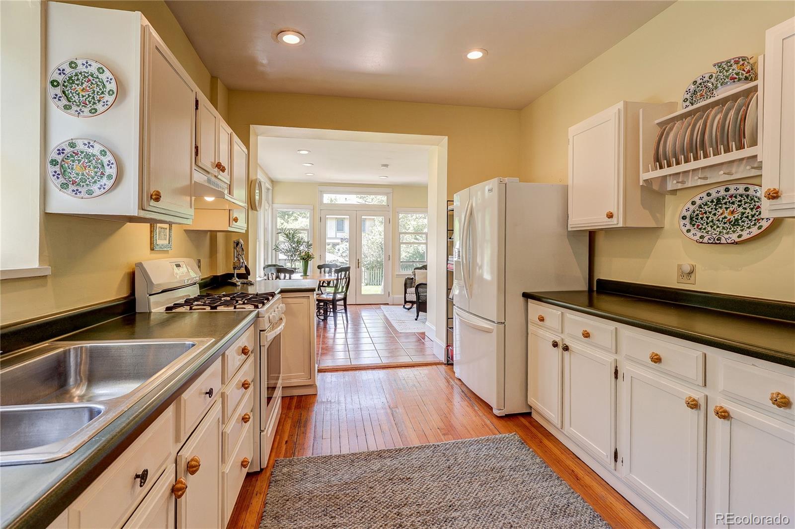 MLS Image #9 for 2091  holly ,denver, Colorado