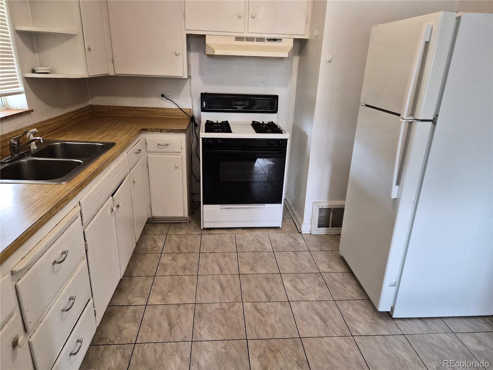 MLS Image #3 for 7601  montview ,denver, Colorado