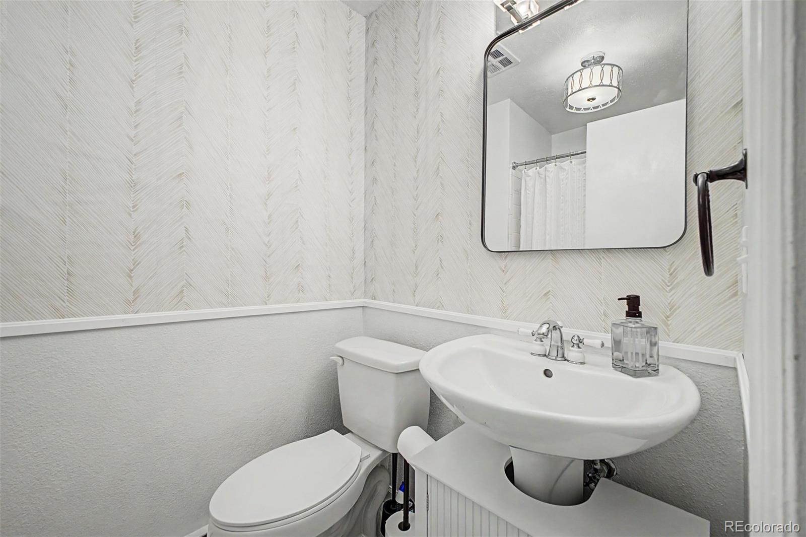 MLS Image #28 for 320  oswego court,aurora, Colorado