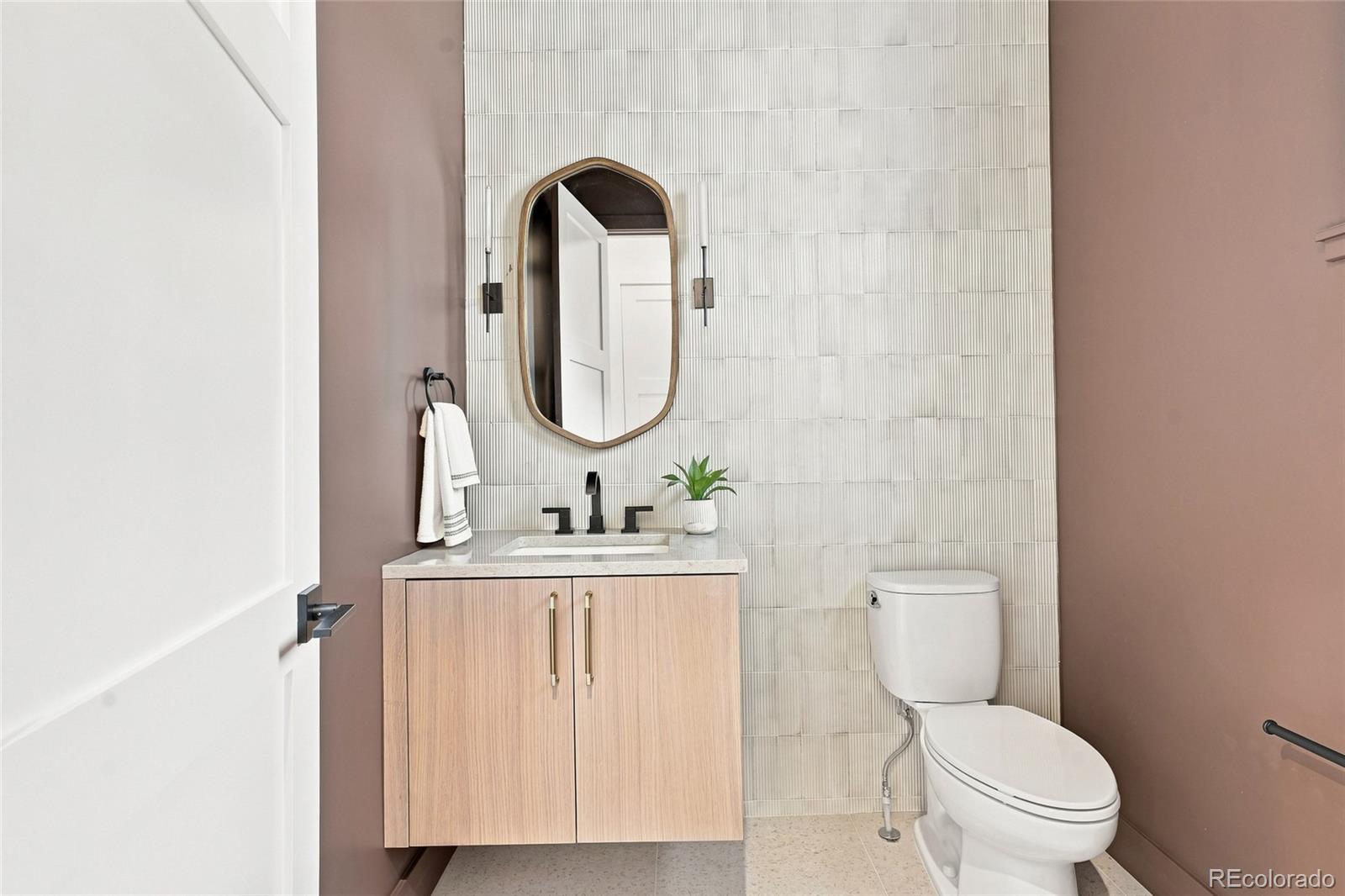 MLS Image #14 for 2934 s bellaire street,denver, Colorado