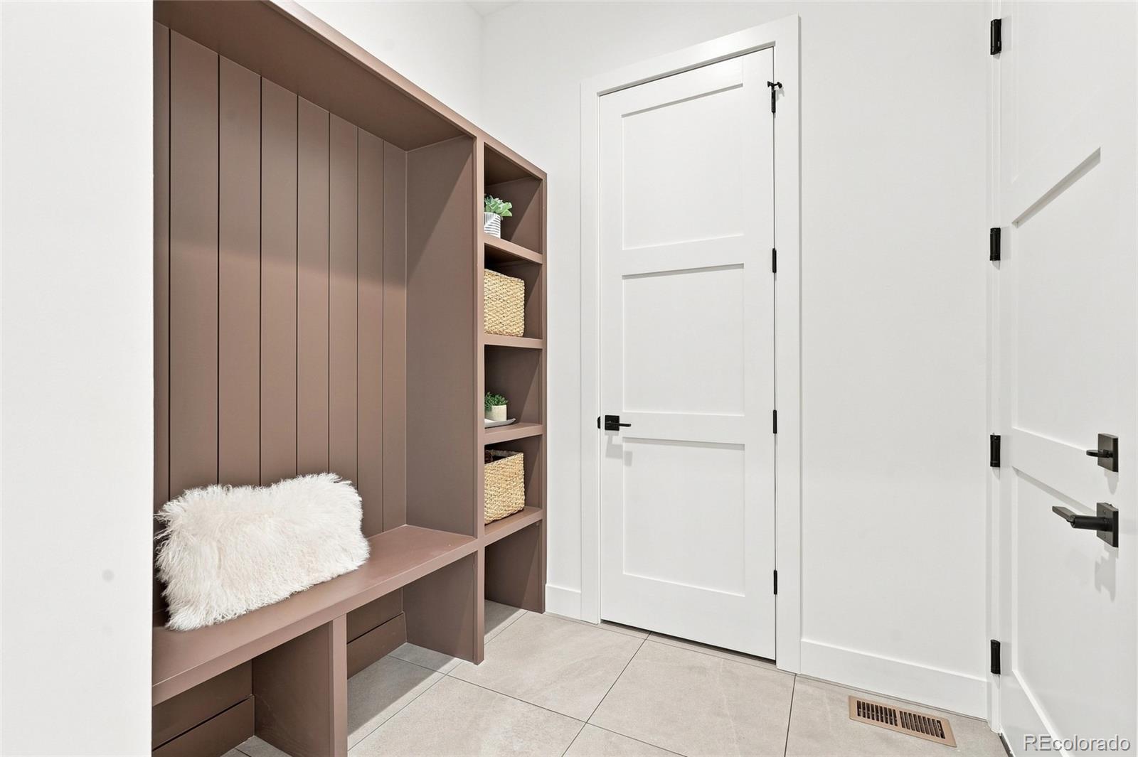 MLS Image #15 for 2934 s bellaire street,denver, Colorado