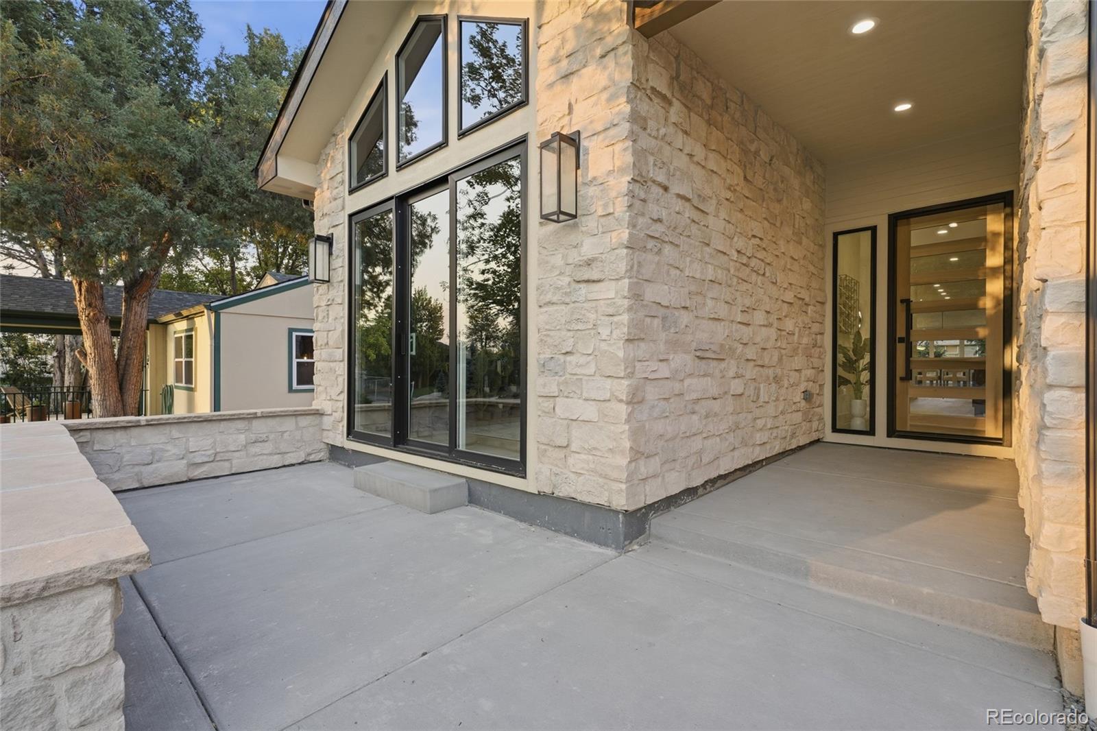 MLS Image #2 for 2934 s bellaire street,denver, Colorado