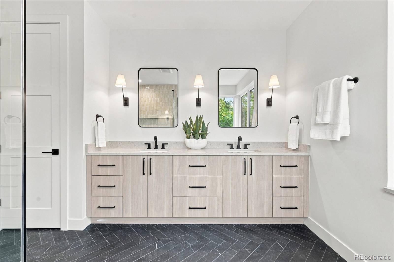 MLS Image #20 for 2934 s bellaire street,denver, Colorado