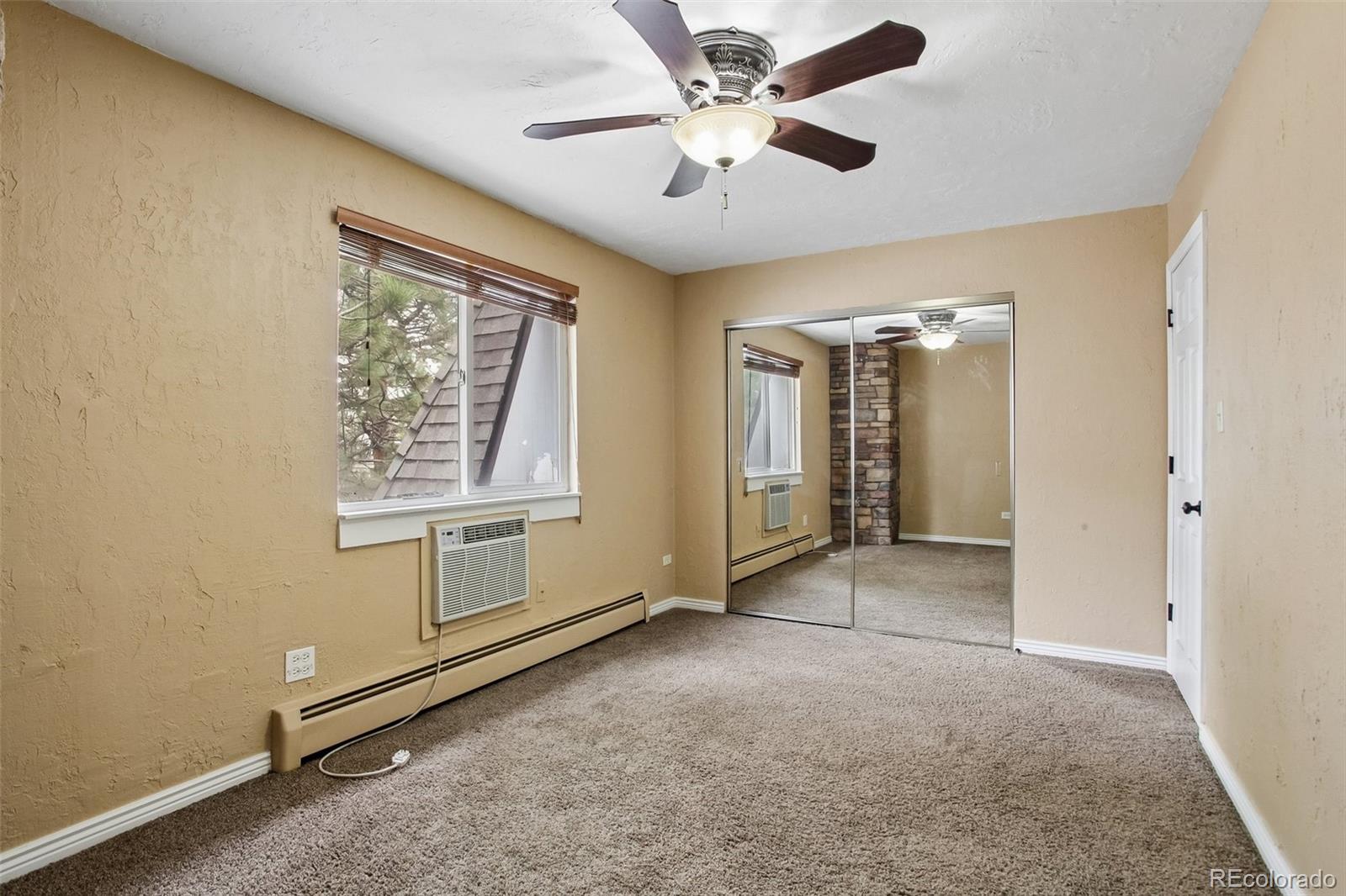 MLS Image #11 for 2190 s holly street,denver, Colorado