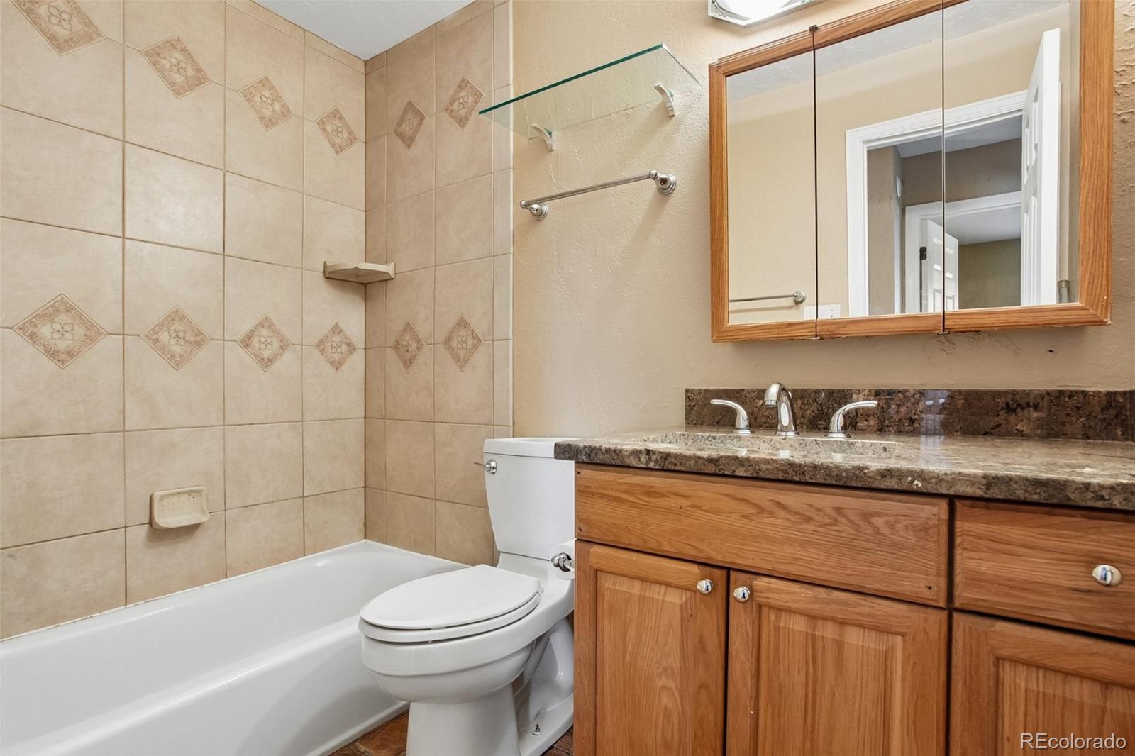 MLS Image #16 for 2190 s holly street,denver, Colorado