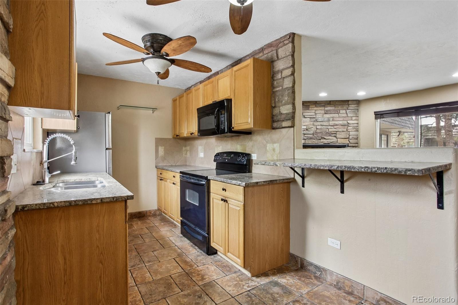 MLS Image #6 for 2190 s holly street,denver, Colorado