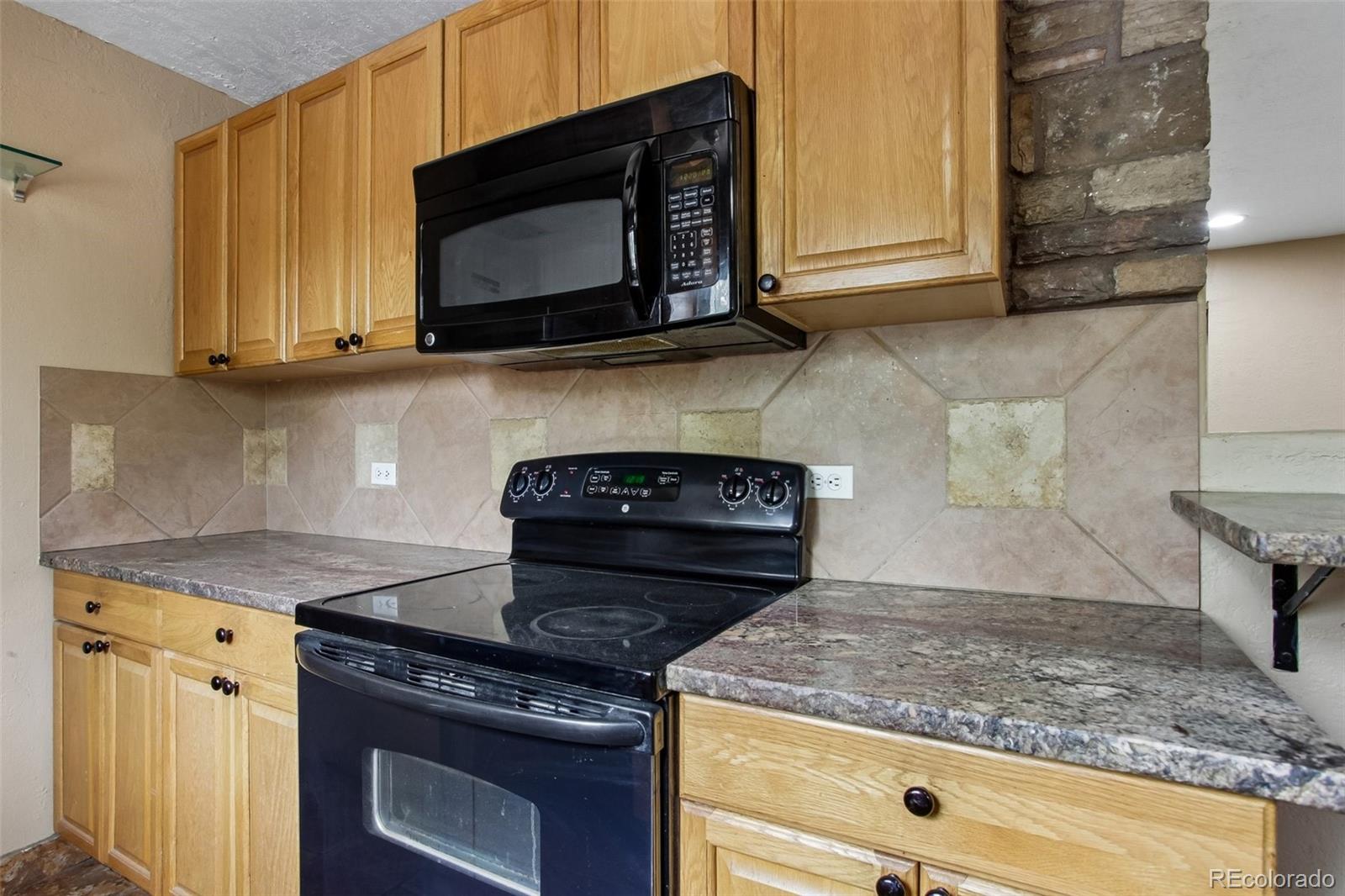 MLS Image #8 for 2190 s holly street,denver, Colorado