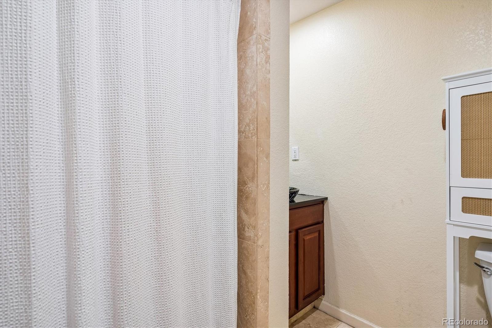 MLS Image #16 for 3148 s lincoln street,englewood, Colorado