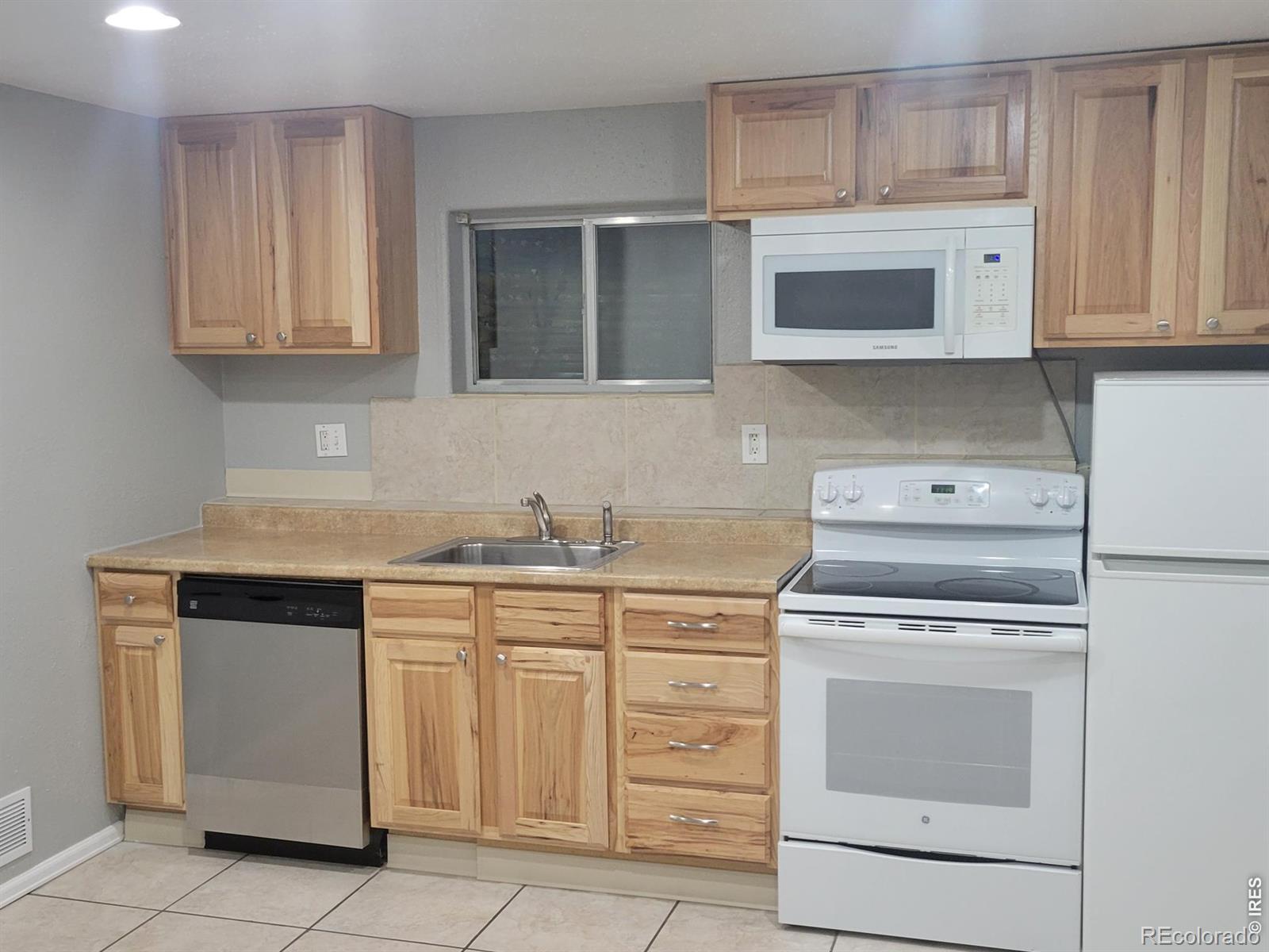 MLS Image #18 for 930 w 133rd circle,denver, Colorado