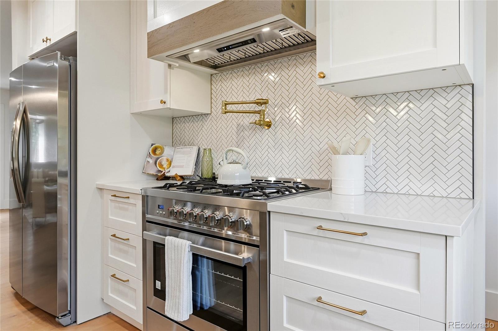 MLS Image #5 for 2466 s krameria street,denver, Colorado
