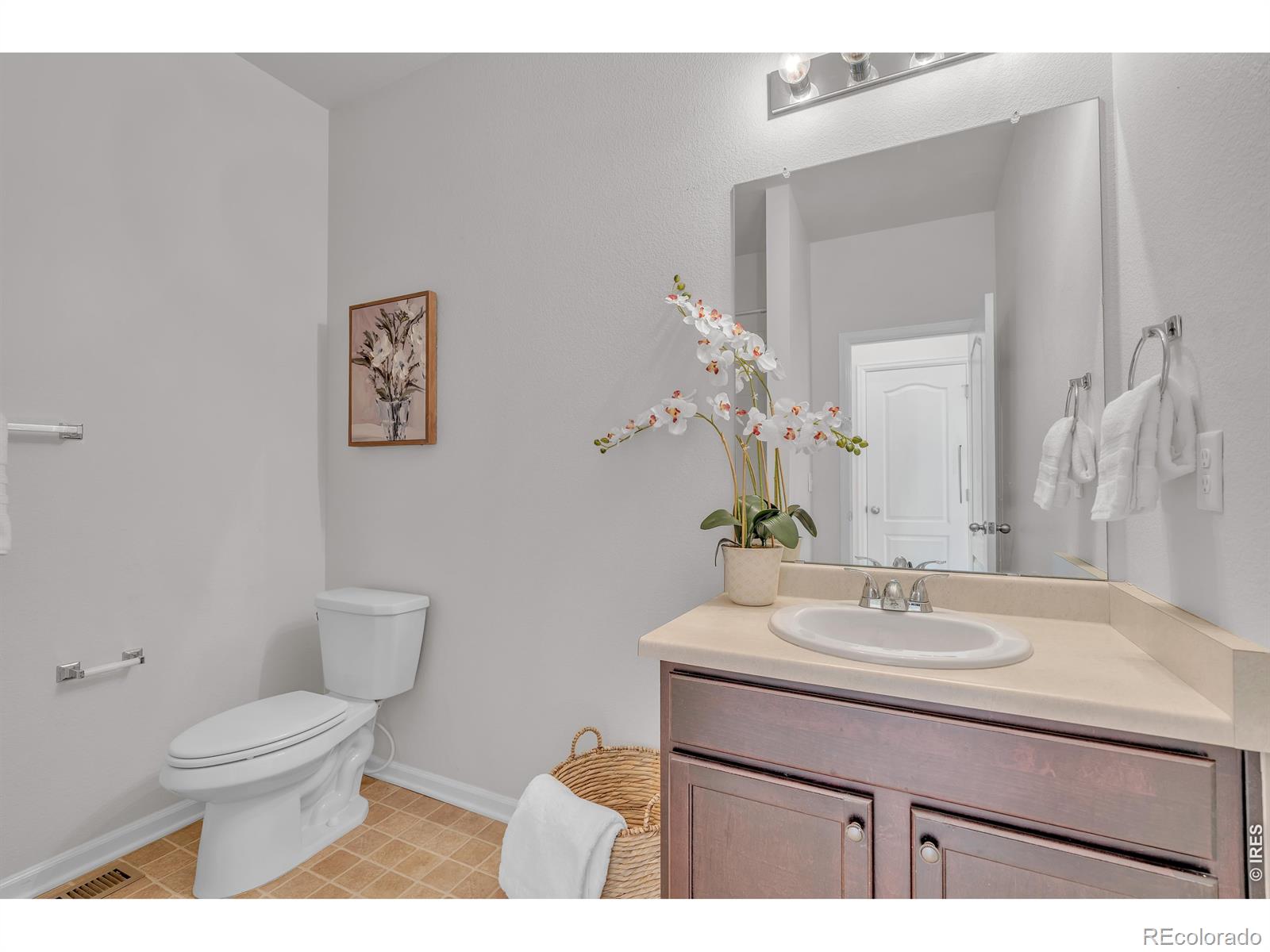 MLS Image #23 for 25447 e 4th avenue,aurora, Colorado