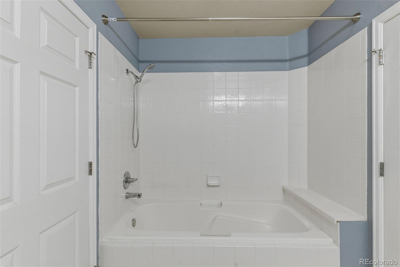 MLS Image #15 for 15475  andrews drive 412,denver, Colorado