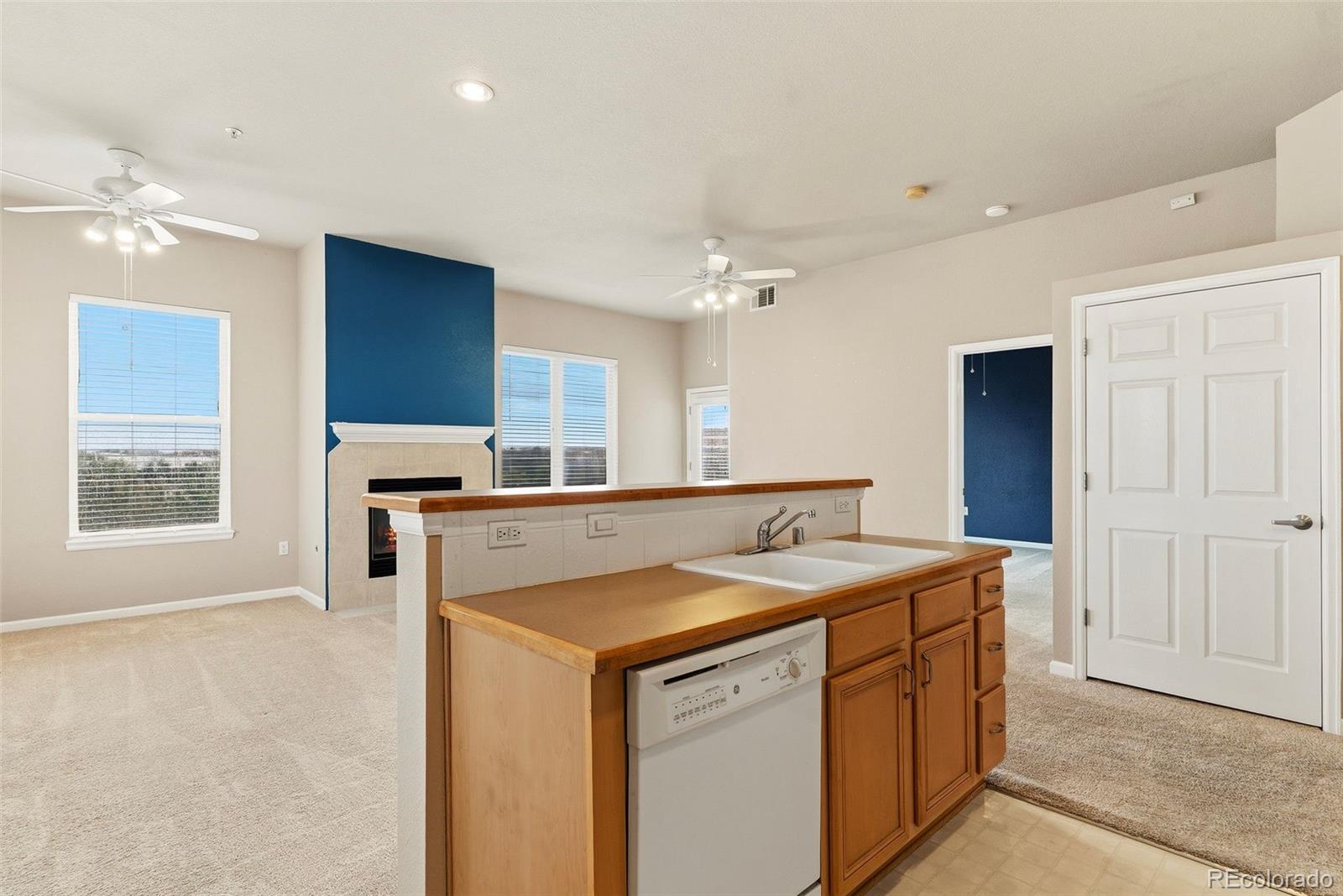 MLS Image #9 for 15475  andrews drive 412,denver, Colorado